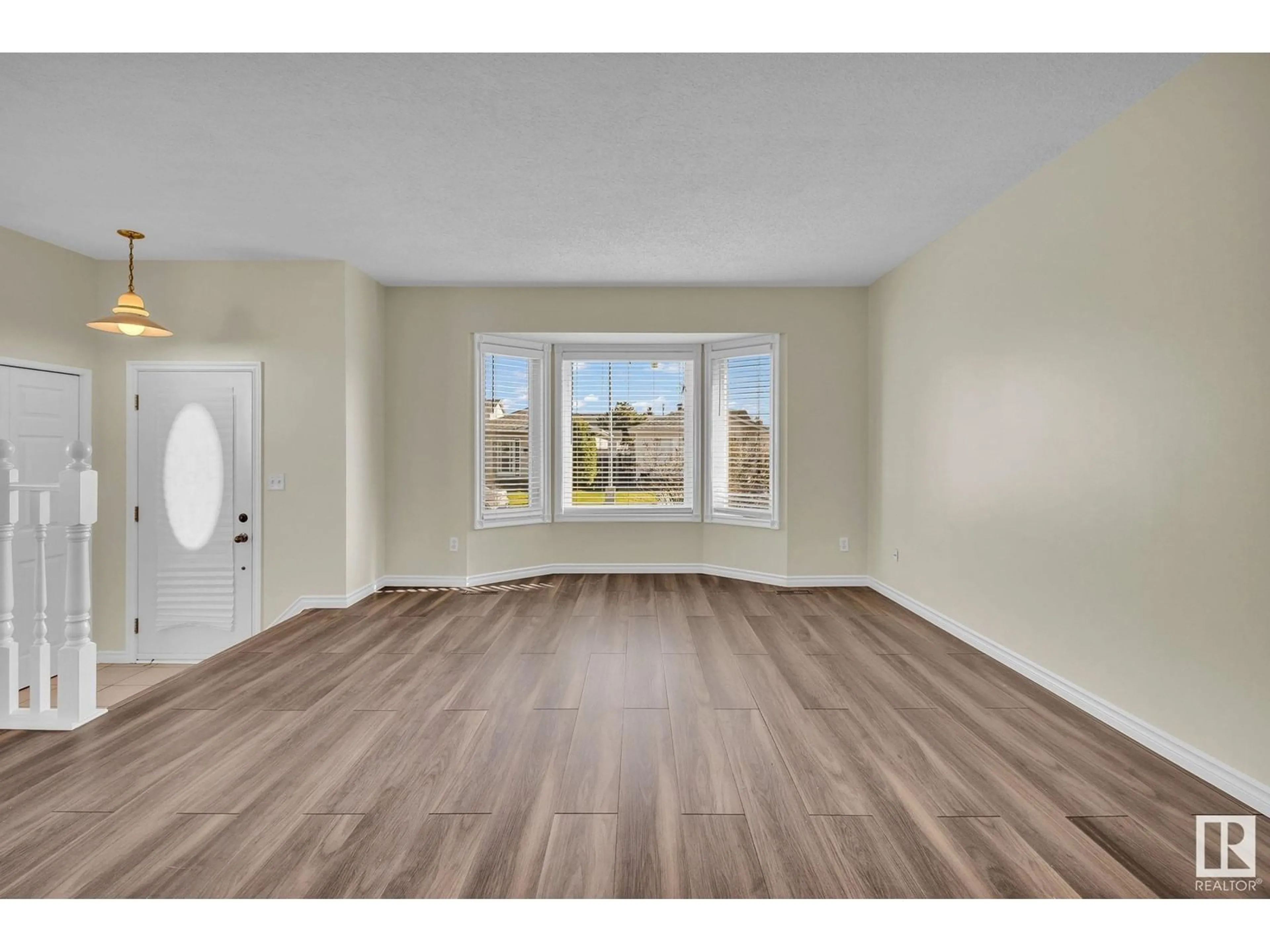 A pic of a room for 3524 44A AV, Edmonton Alberta T6L6K6