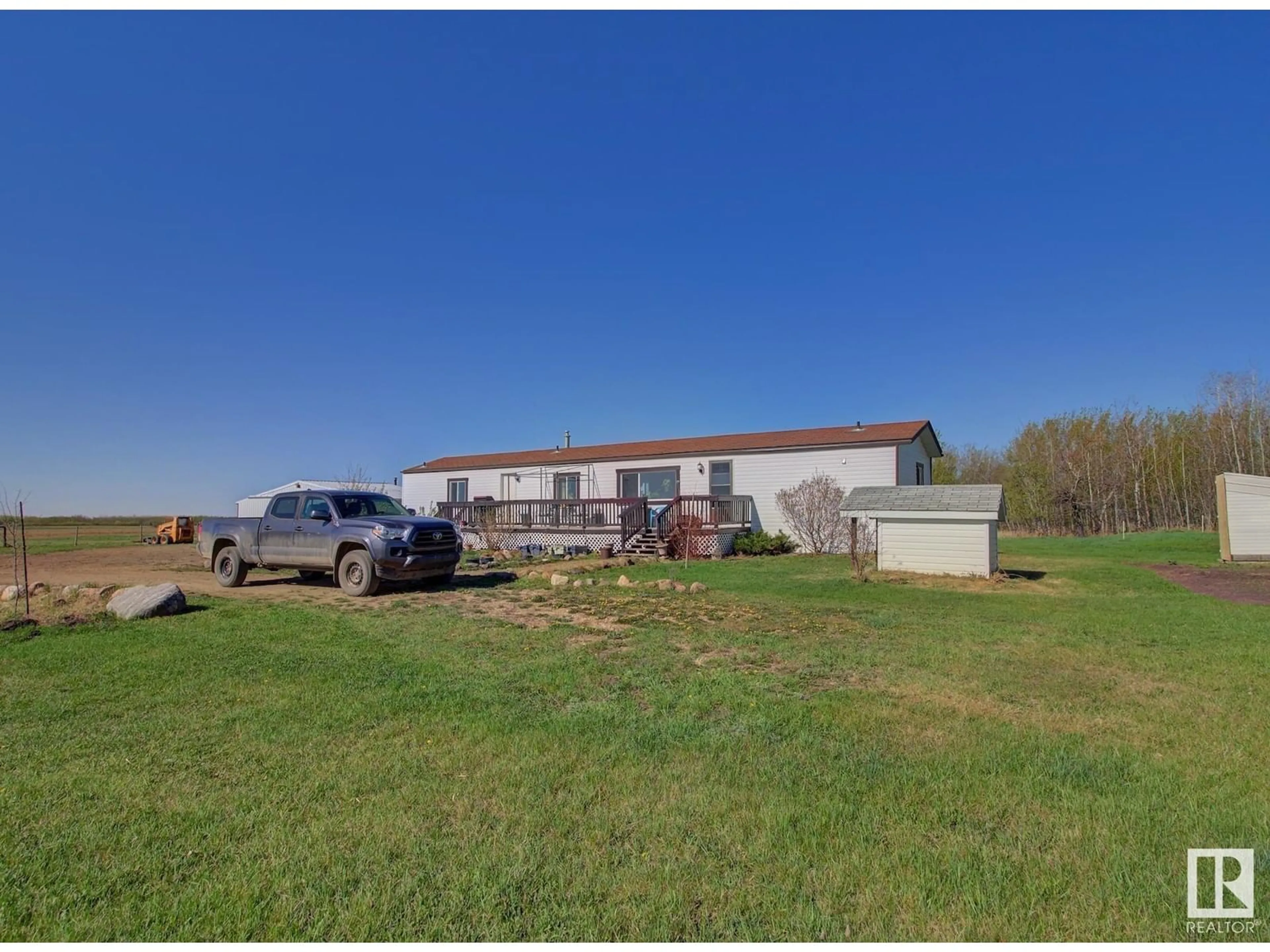 A pic from outside/outdoor area/front of a property/back of a property/a pic from drone, building for 534034 RR 182 NW, Rural Lamont County Alberta T0B0W0