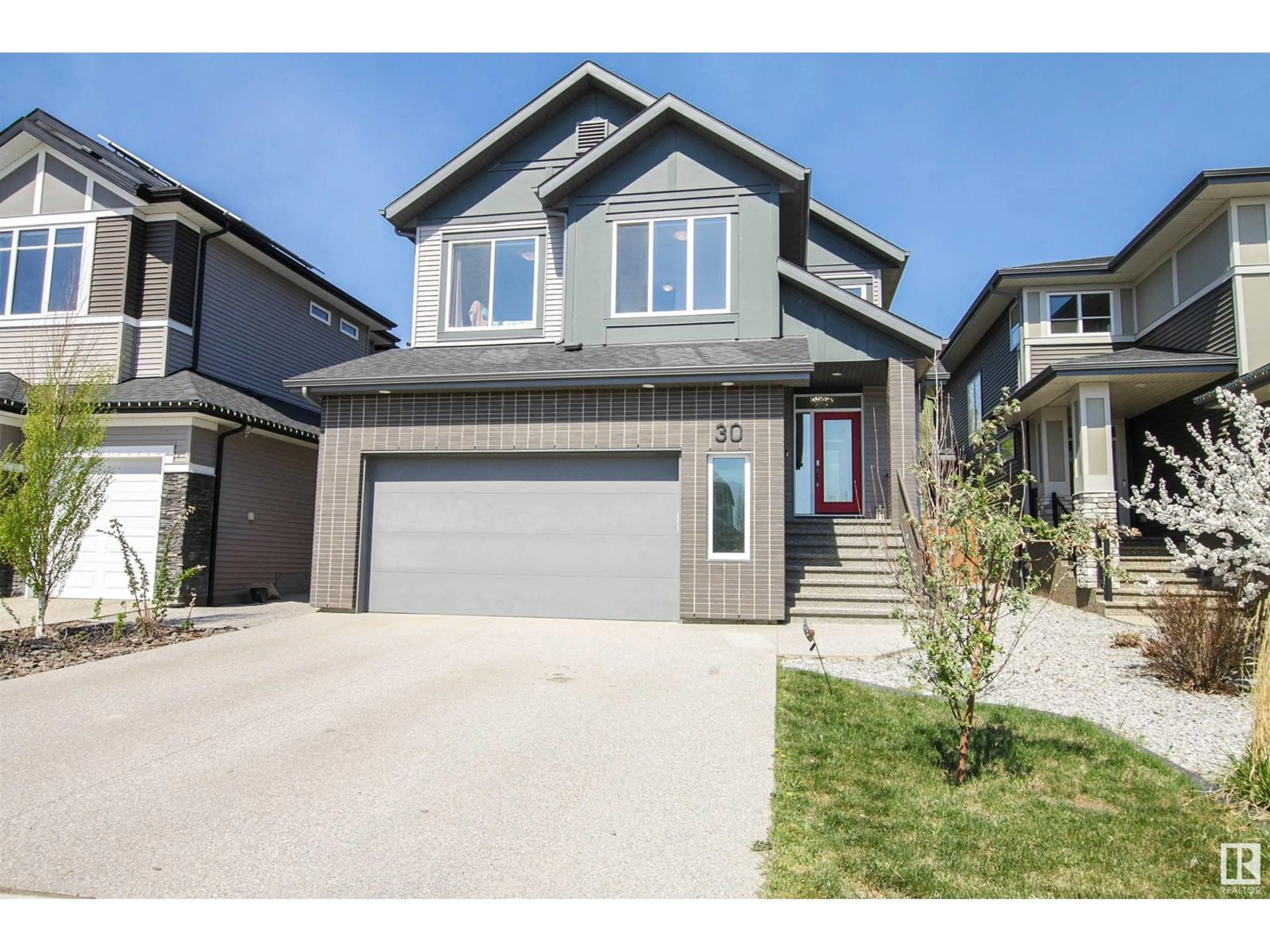 Home with vinyl exterior material, street for 30 LADEROUTE PL, St. Albert Alberta T8N7R2