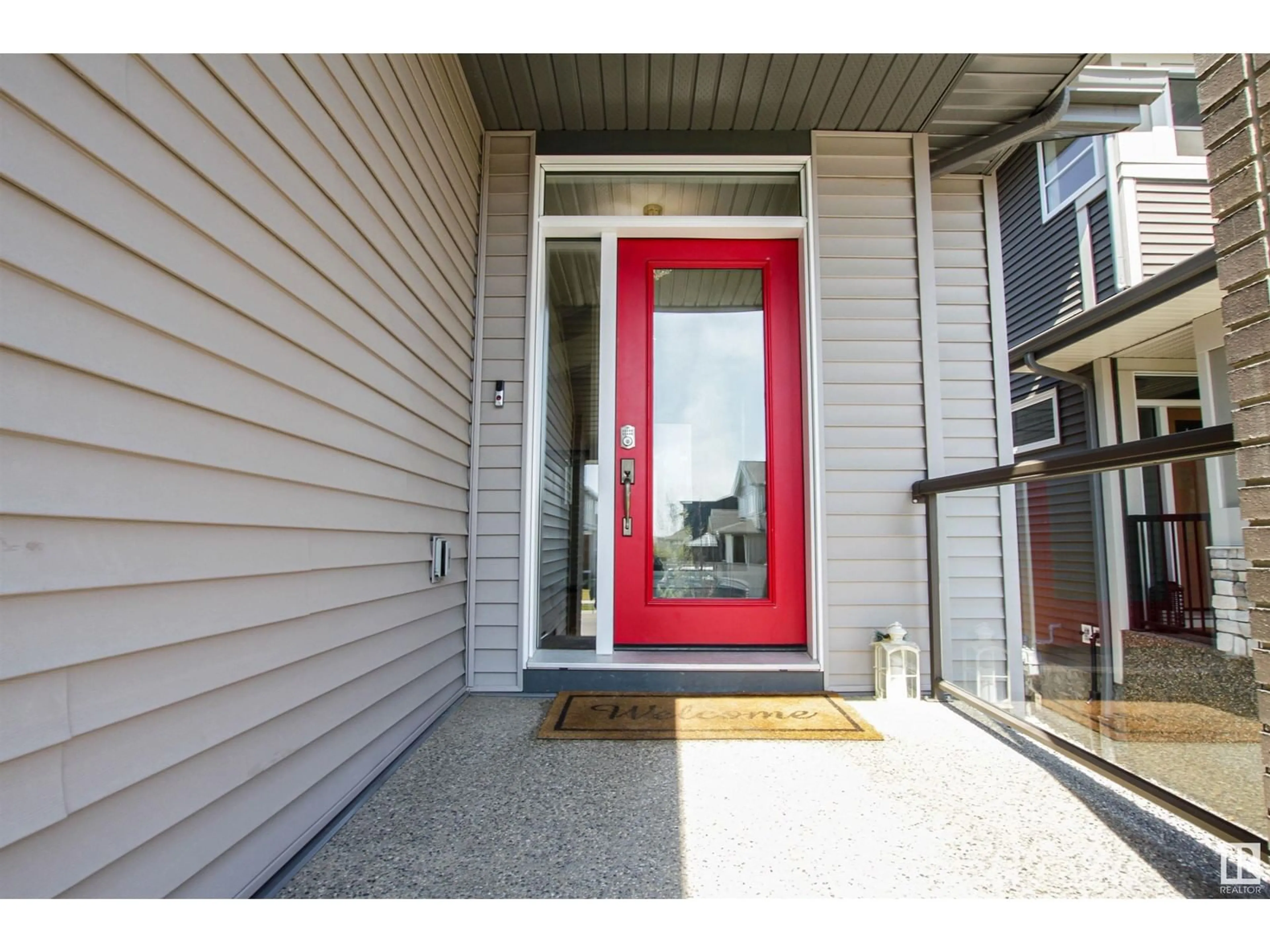 Indoor entryway for 30 LADEROUTE PL, St. Albert Alberta T8N7R2