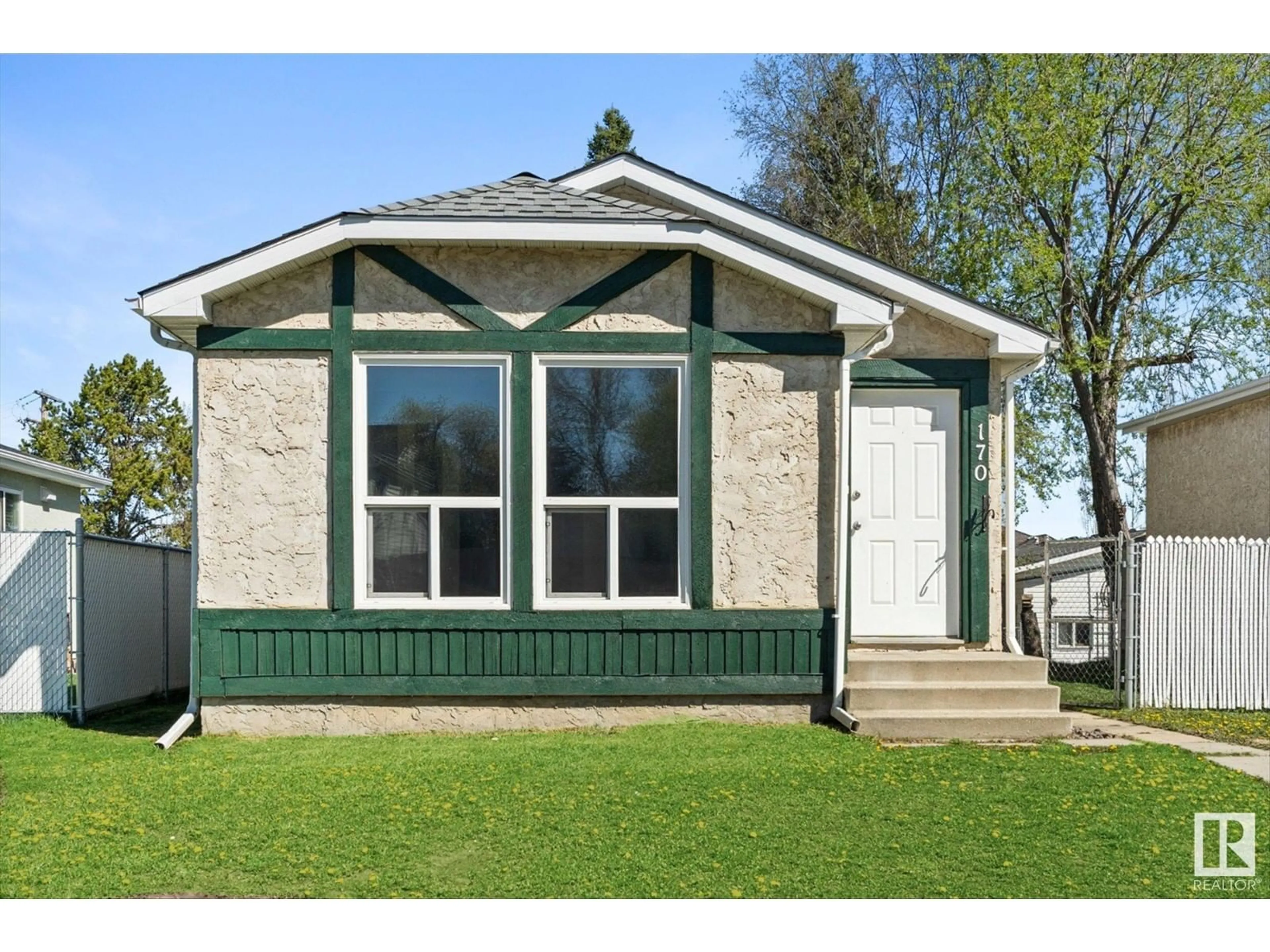 Home with vinyl exterior material, street for 170 GREENWOOD DR, Spruce Grove Alberta T7X1Y7