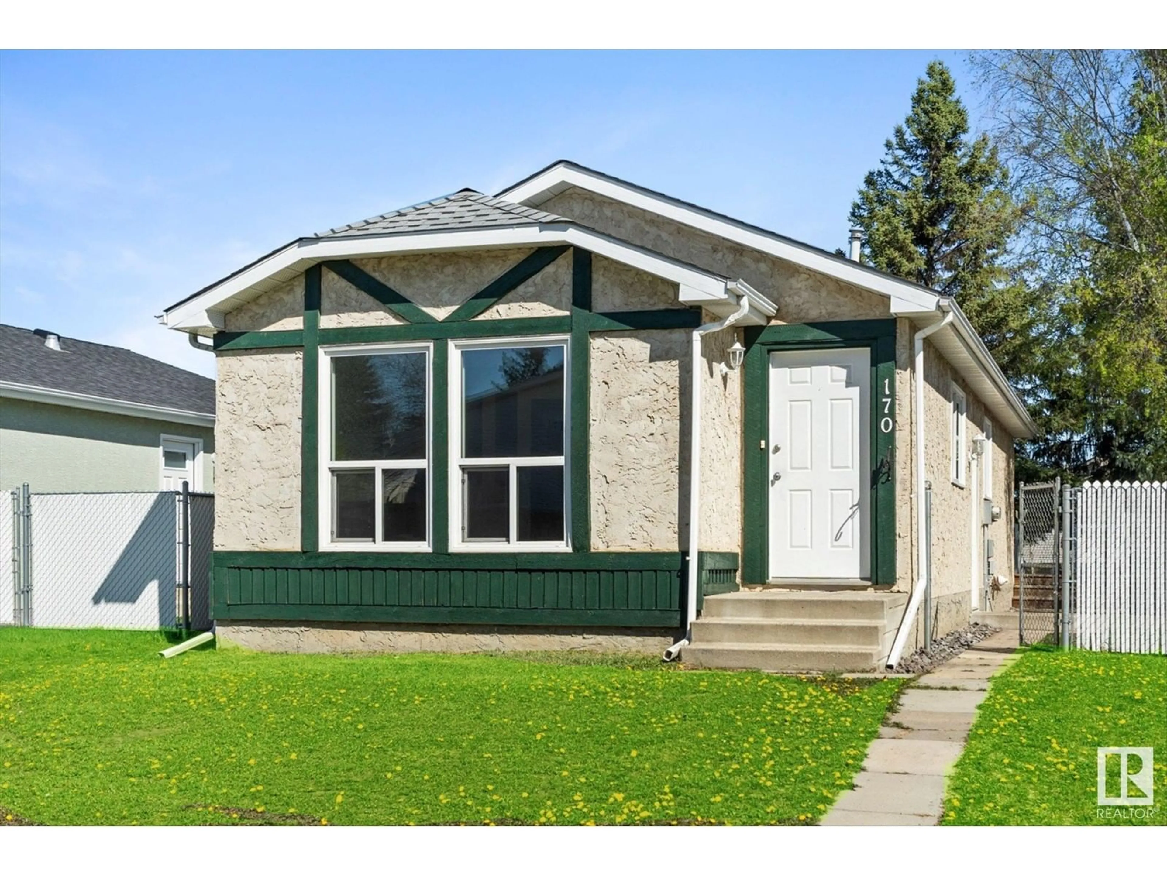 Home with vinyl exterior material, street for 170 GREENWOOD DR, Spruce Grove Alberta T7X1Y7