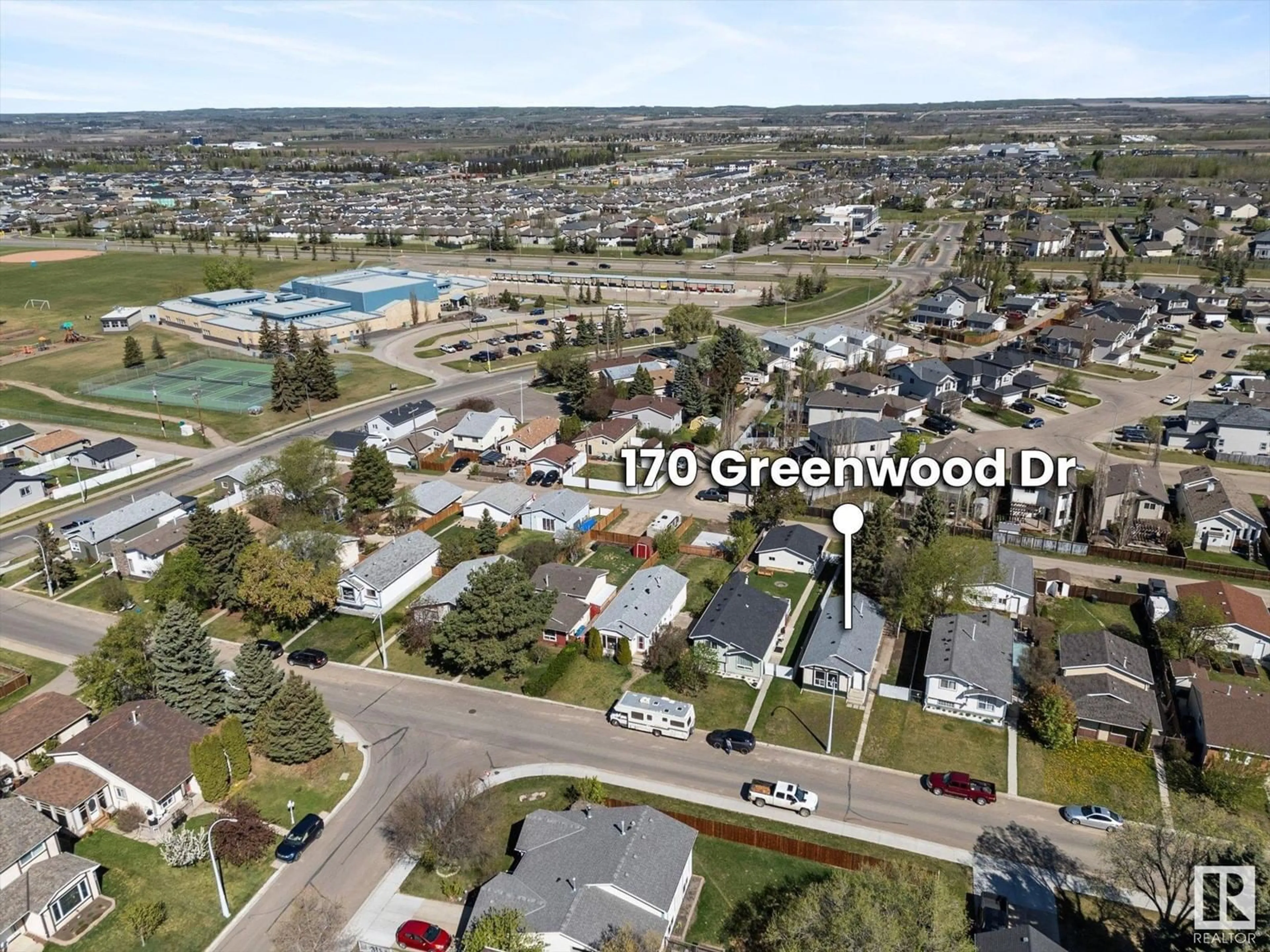 A pic from outside/outdoor area/front of a property/back of a property/a pic from drone, street for 170 GREENWOOD DR, Spruce Grove Alberta T7X1Y7