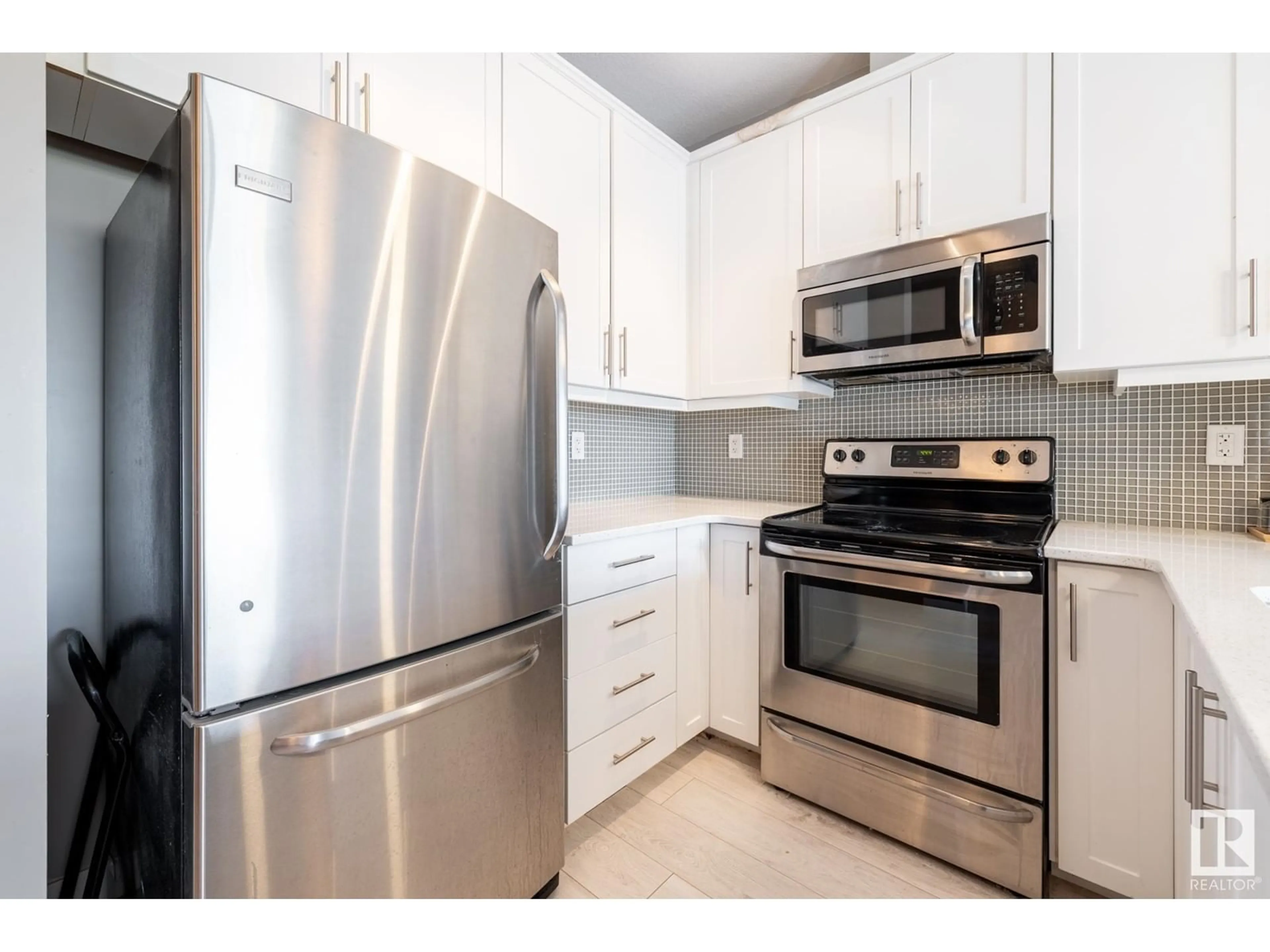 Standard kitchen, unknown for 2590 - 415 ANDERSON WY, Edmonton Alberta T6W0R2