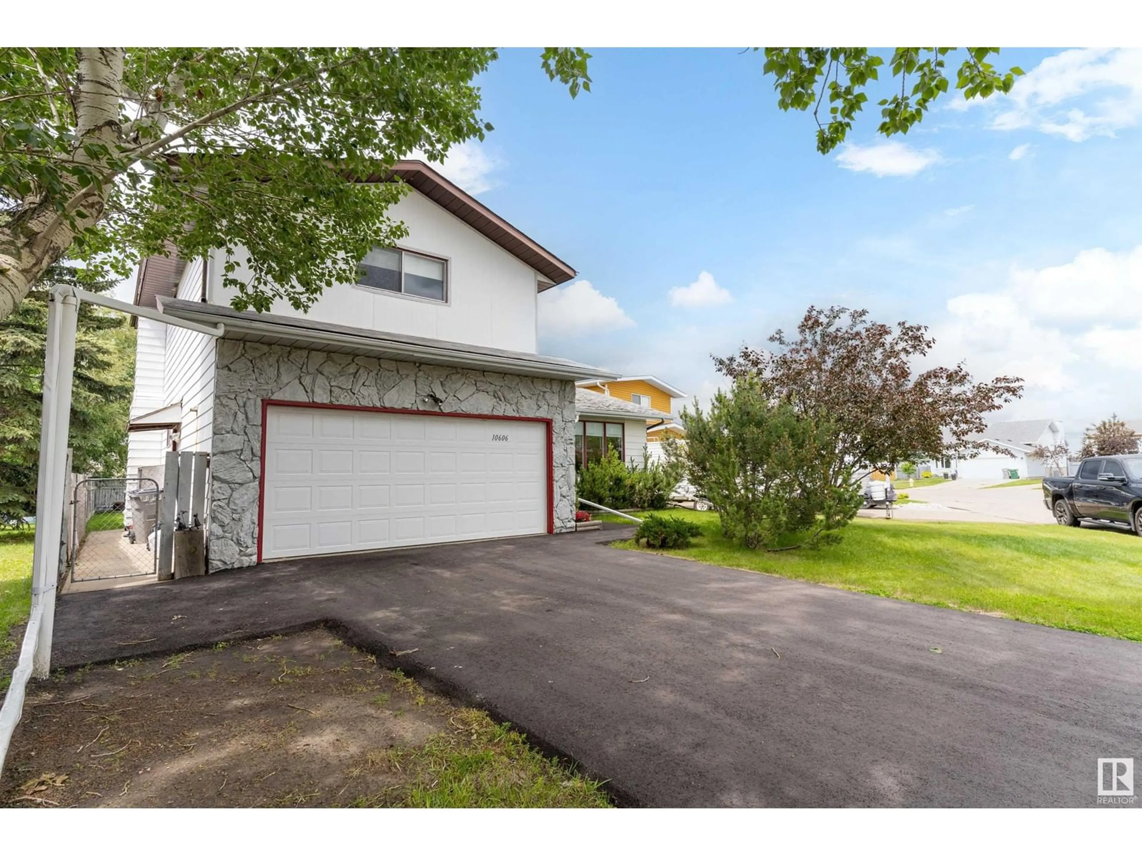Unknown for 10606 86 ST, Morinville Alberta T8R1C3
