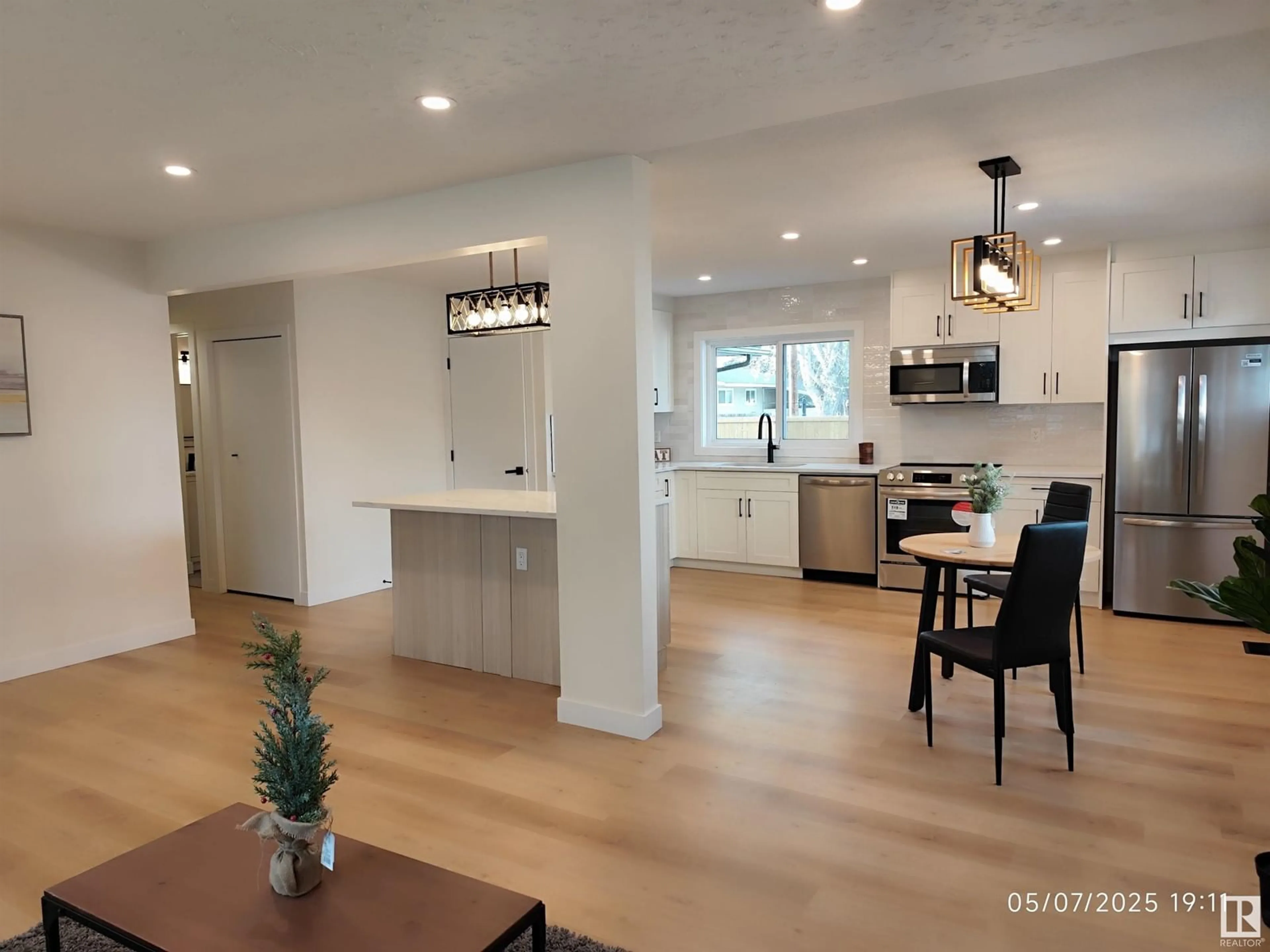 Open concept kitchen, unknown for 15022 86 AV, Edmonton Alberta T5R4C1