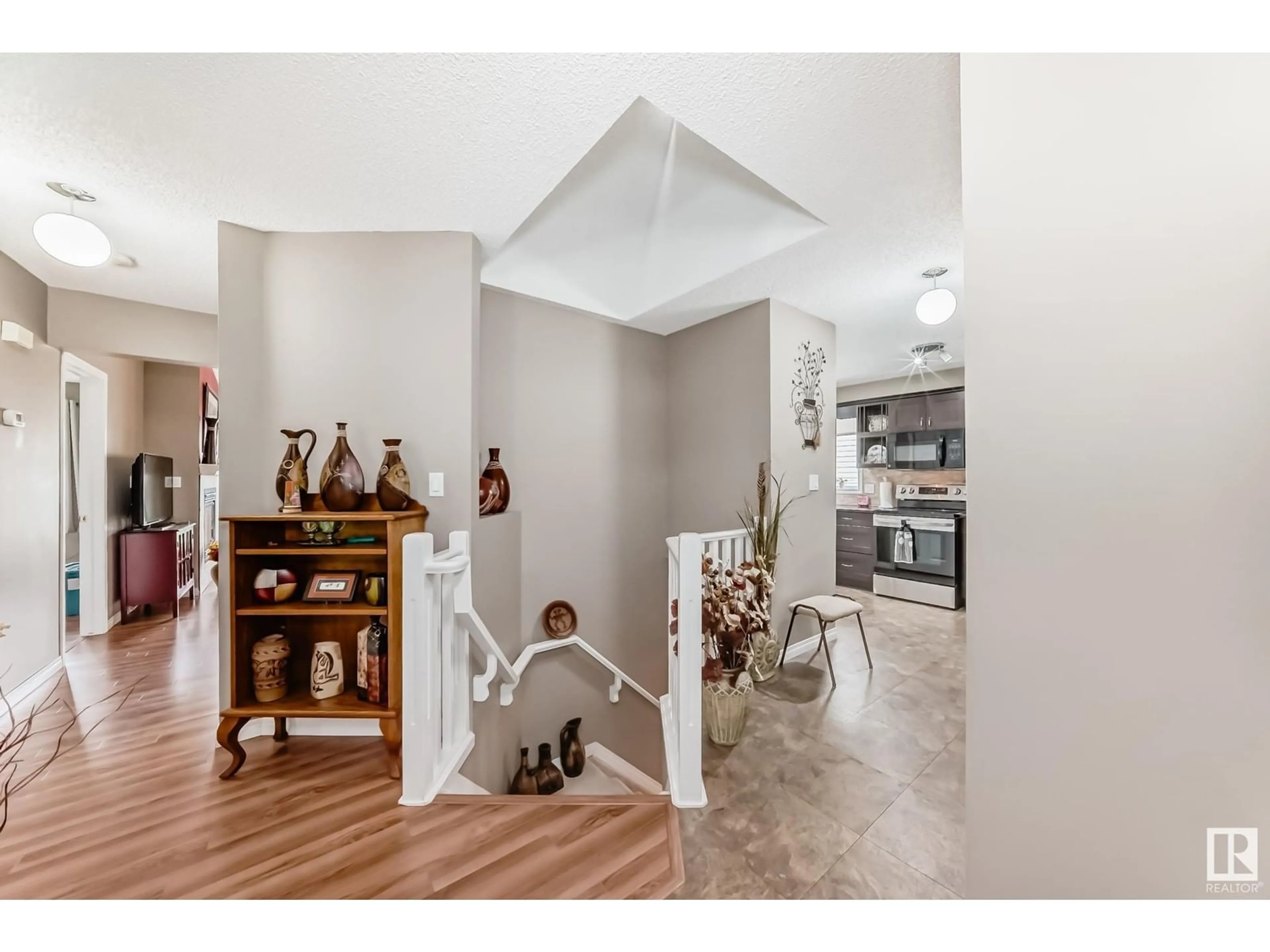 Indoor entryway for 130 RAVINE VI, Leduc Alberta T9E6R1
