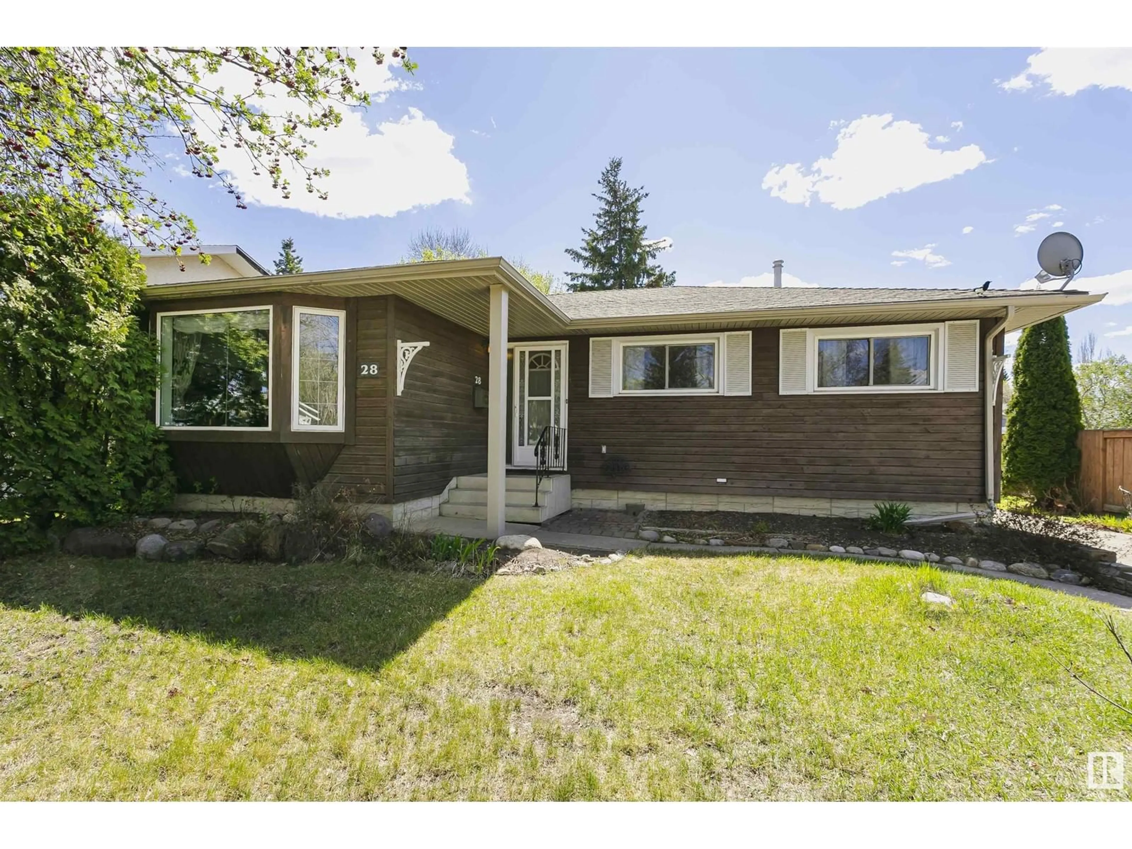 Unknown for 28 LABELLE CR, St. Albert Alberta T8N2G5