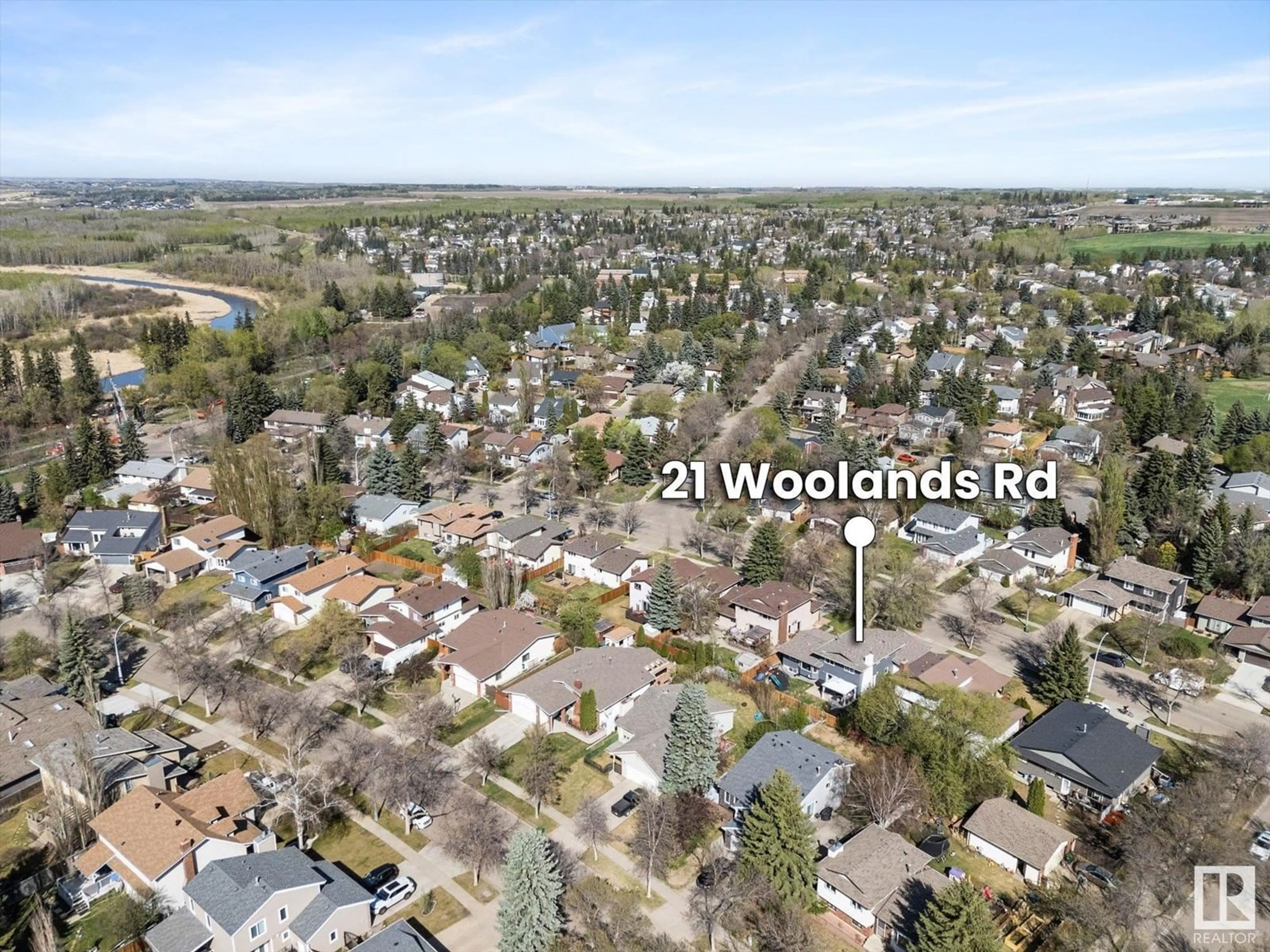 A pic from outside/outdoor area/front of a property/back of a property/a pic from drone, street for 21 WOODLANDS RD, St. Albert Alberta T8N3L8