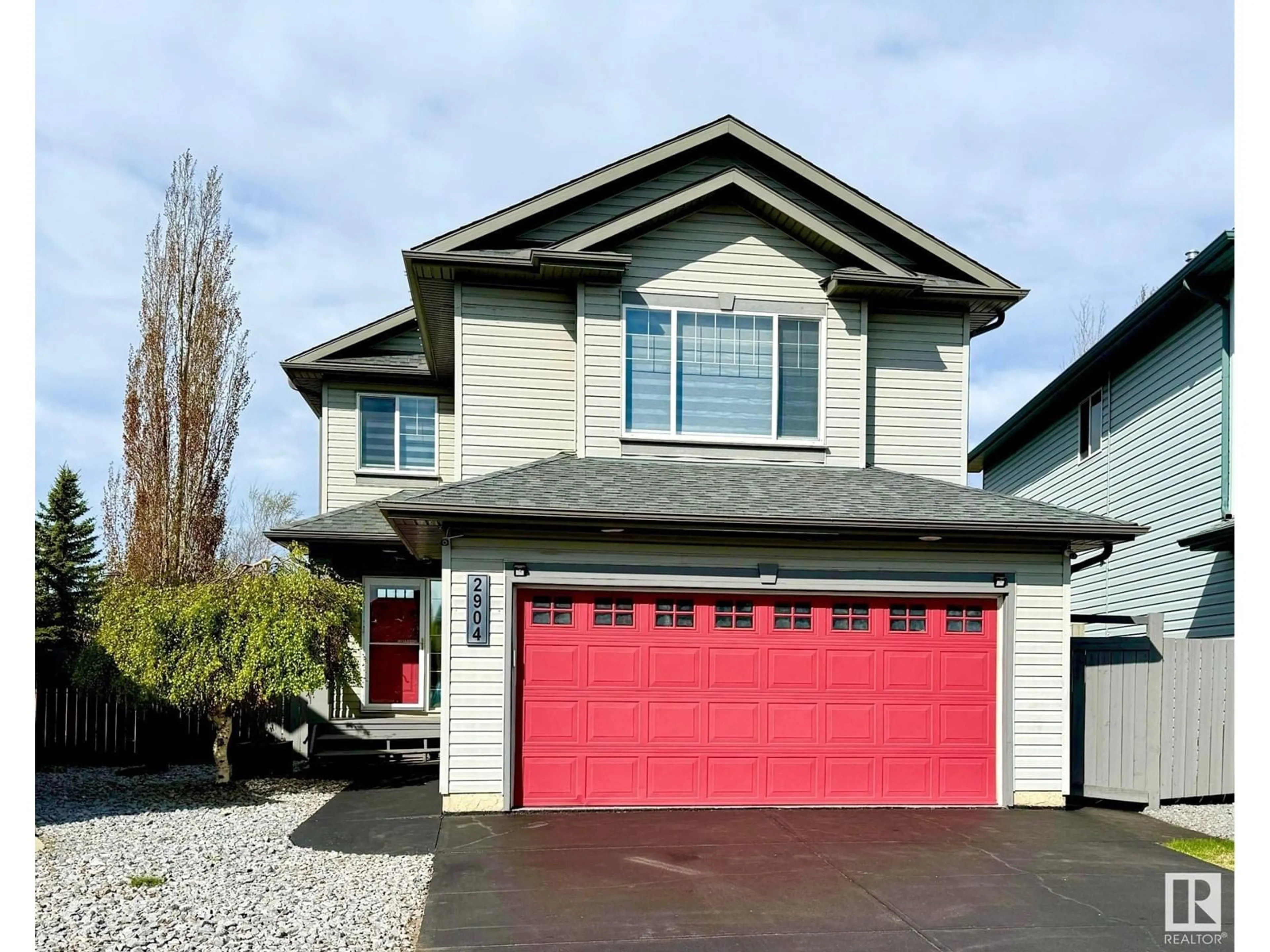 Home with vinyl exterior material, street for NW - 2904 33A ST, Edmonton Alberta T6T1V5