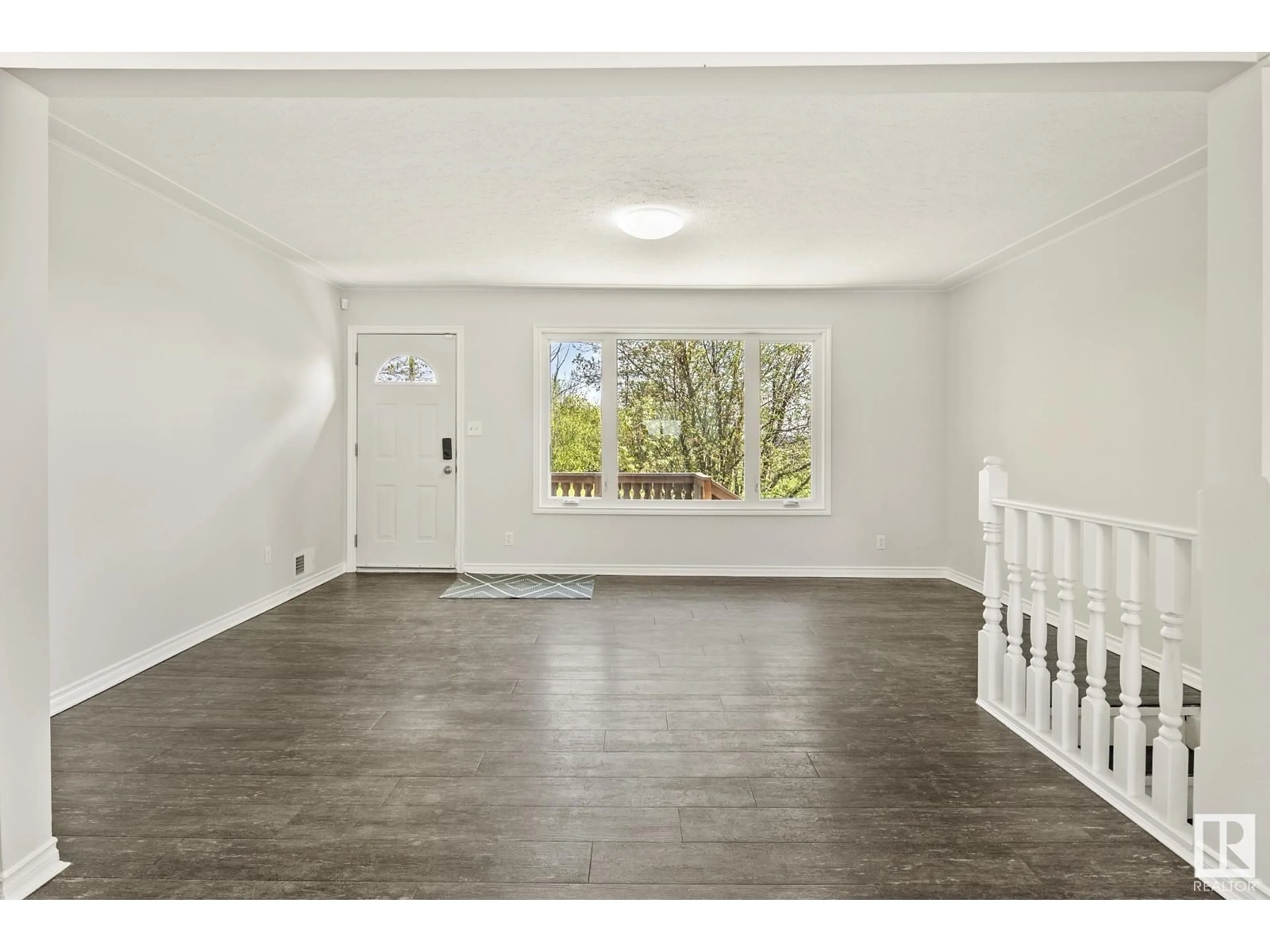 Indoor entryway for NW - 12722 113A ST, Edmonton Alberta T5E5B3