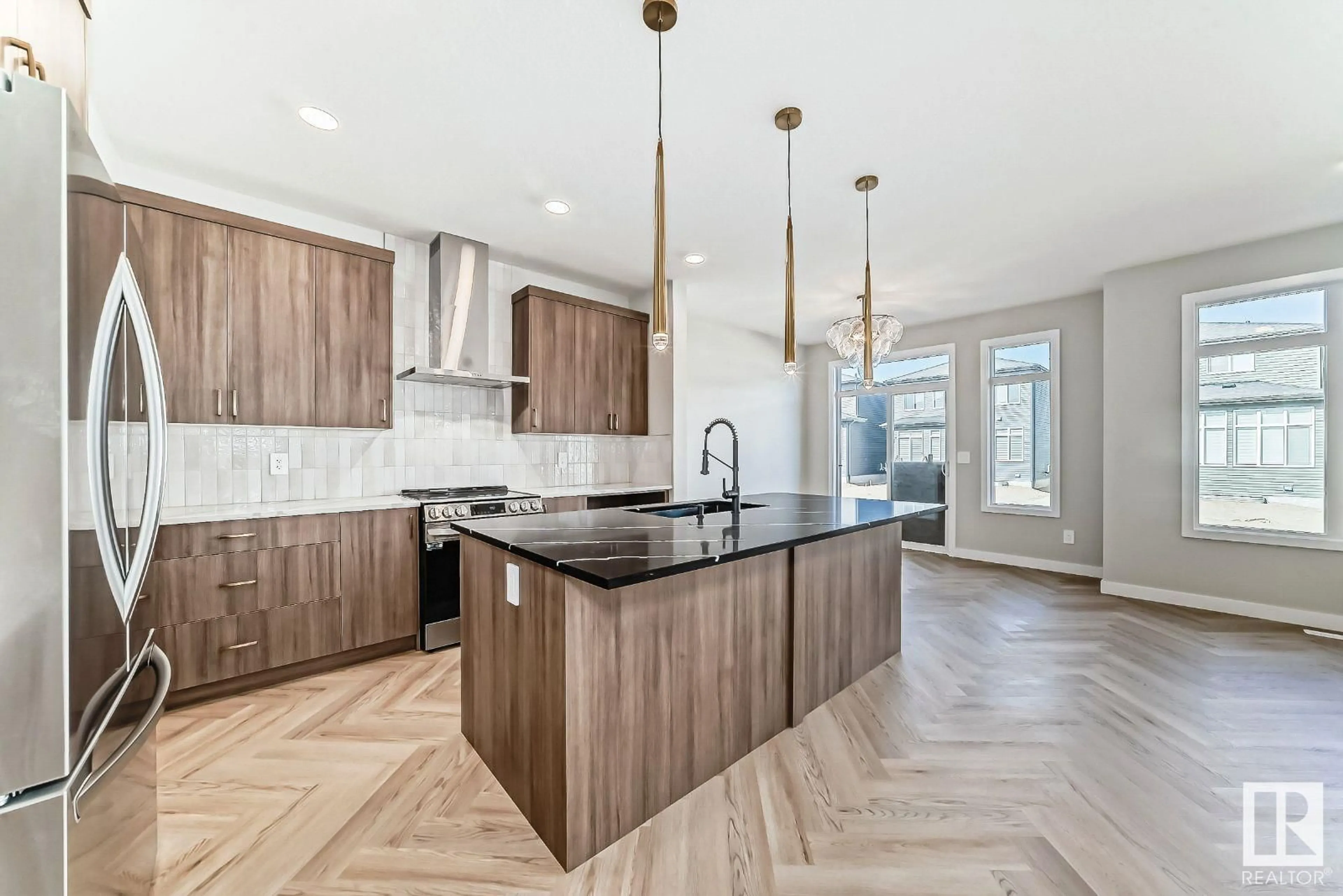 Open concept kitchen, unknown for 5458 KOOTOOK RD, Edmonton Alberta T6W2Z5