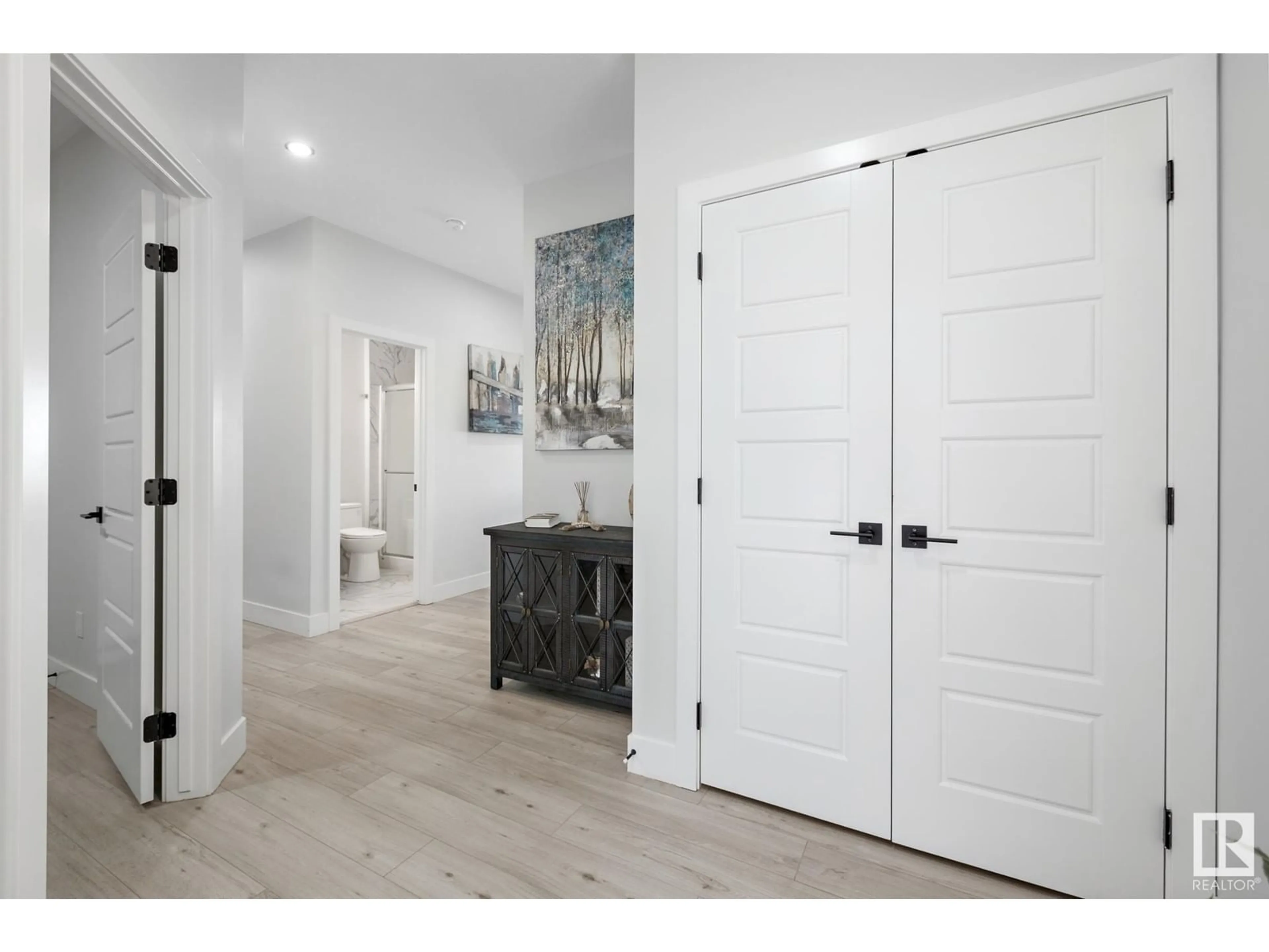 Indoor entryway for 18204 94 ST, Edmonton Alberta T5Z0G6