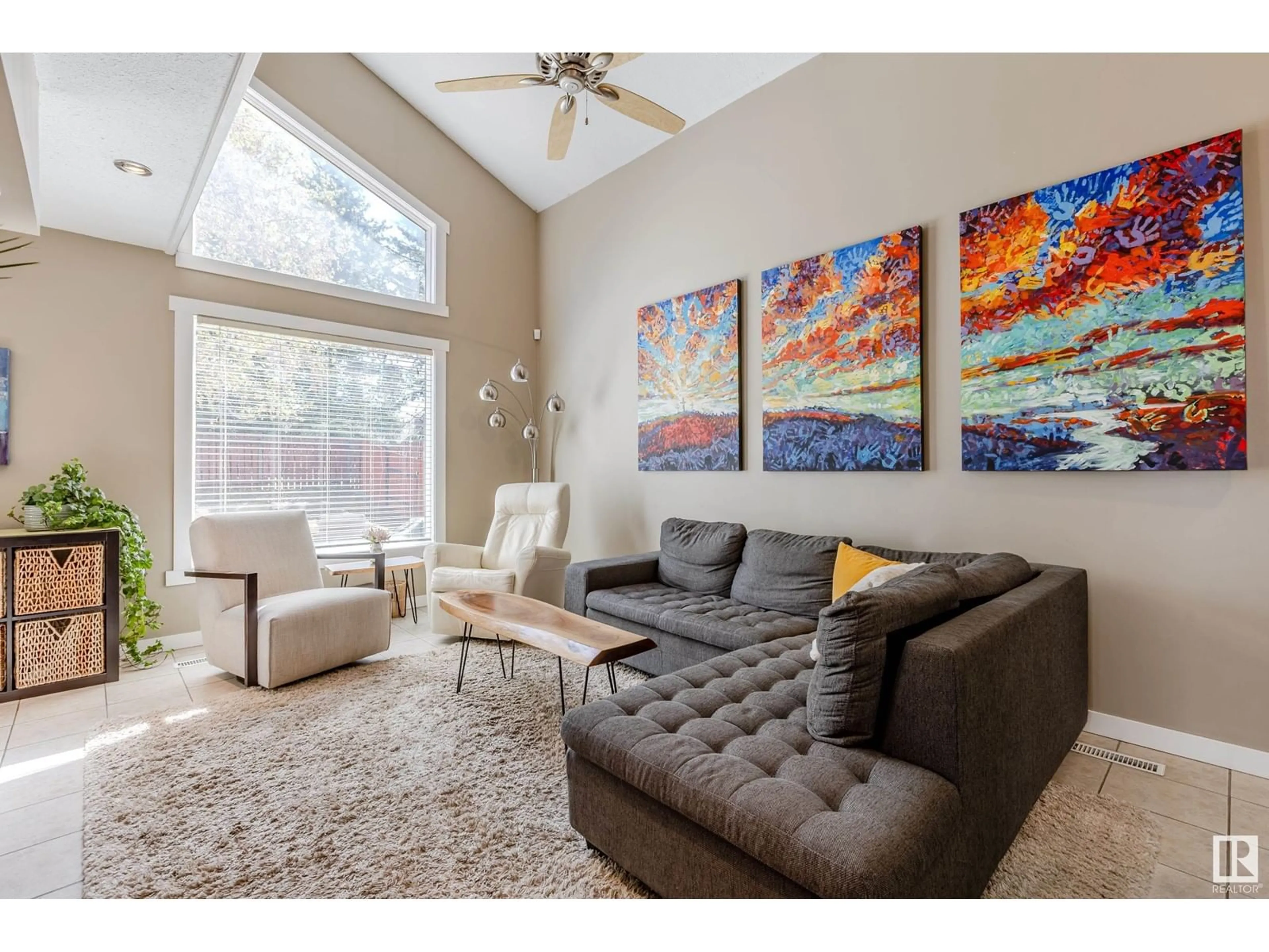 Living room with furniture, unknown for 51 DAYTON CR, St. Albert Alberta T8N4X7