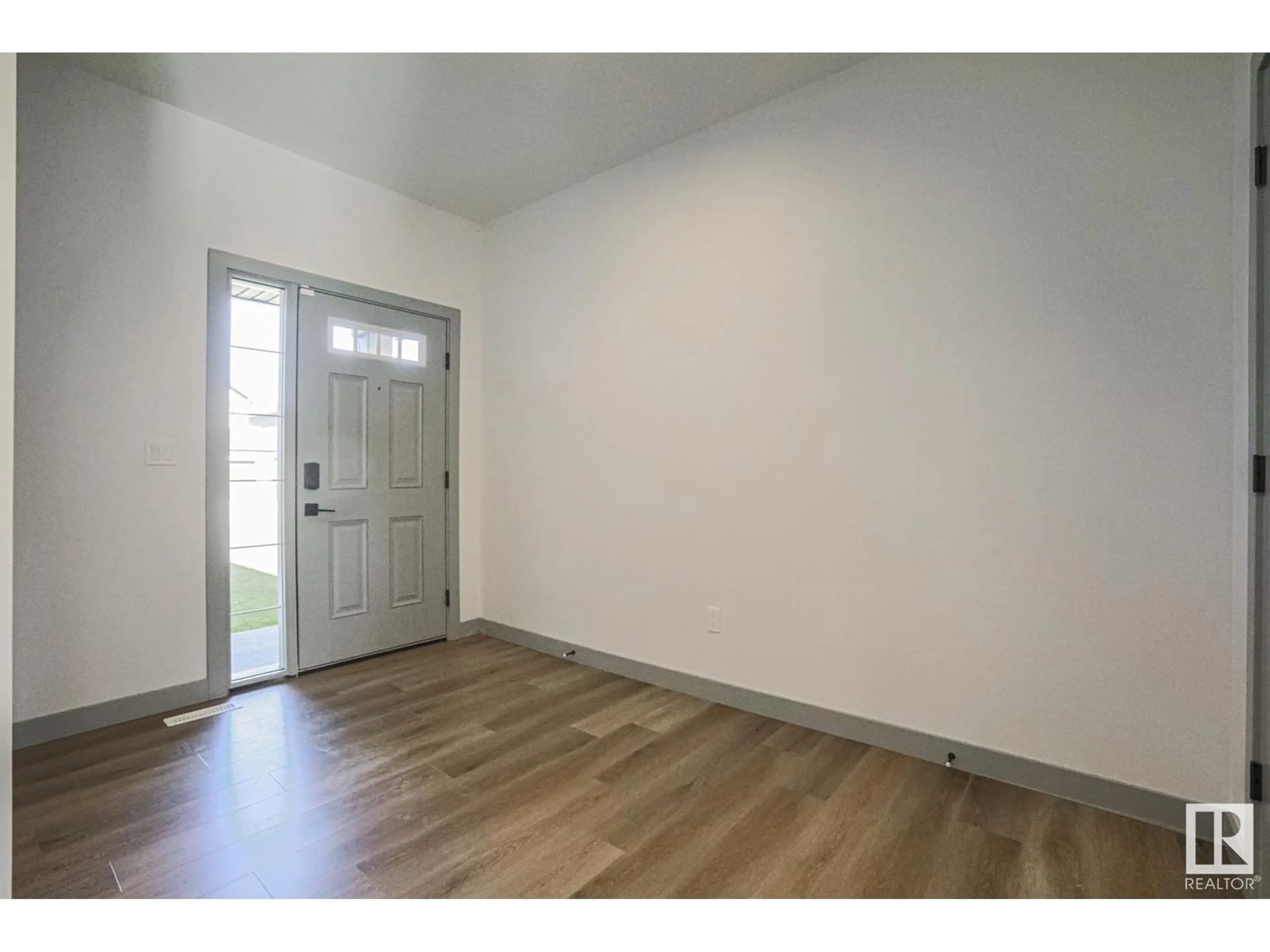 Indoor entryway for 51 ADELAIDE CO, Spruce Grove Alberta T7X2V4