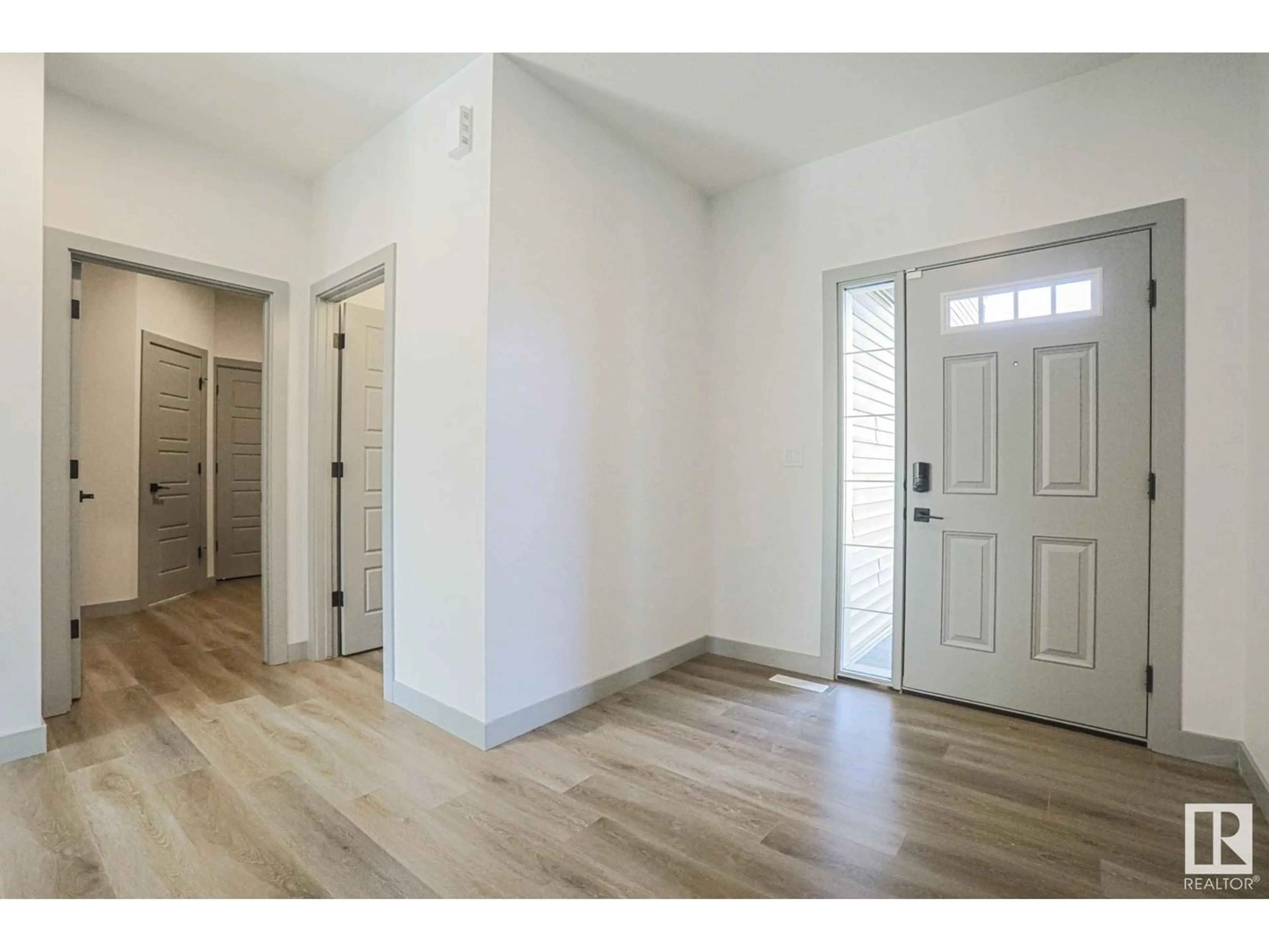 Indoor entryway for 51 ADELAIDE CO, Spruce Grove Alberta T7X2V4