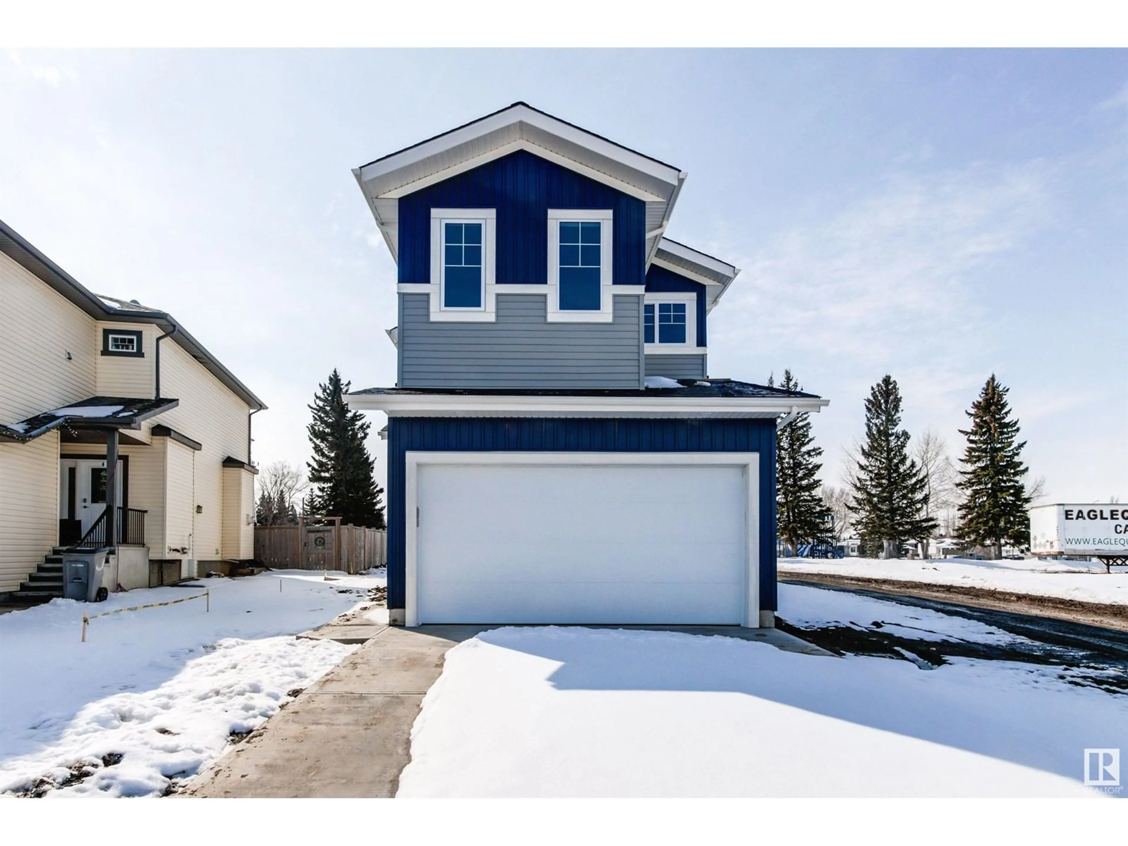 Home with vinyl exterior material, street for 5133 53 AV, Calmar Alberta T0C0V0