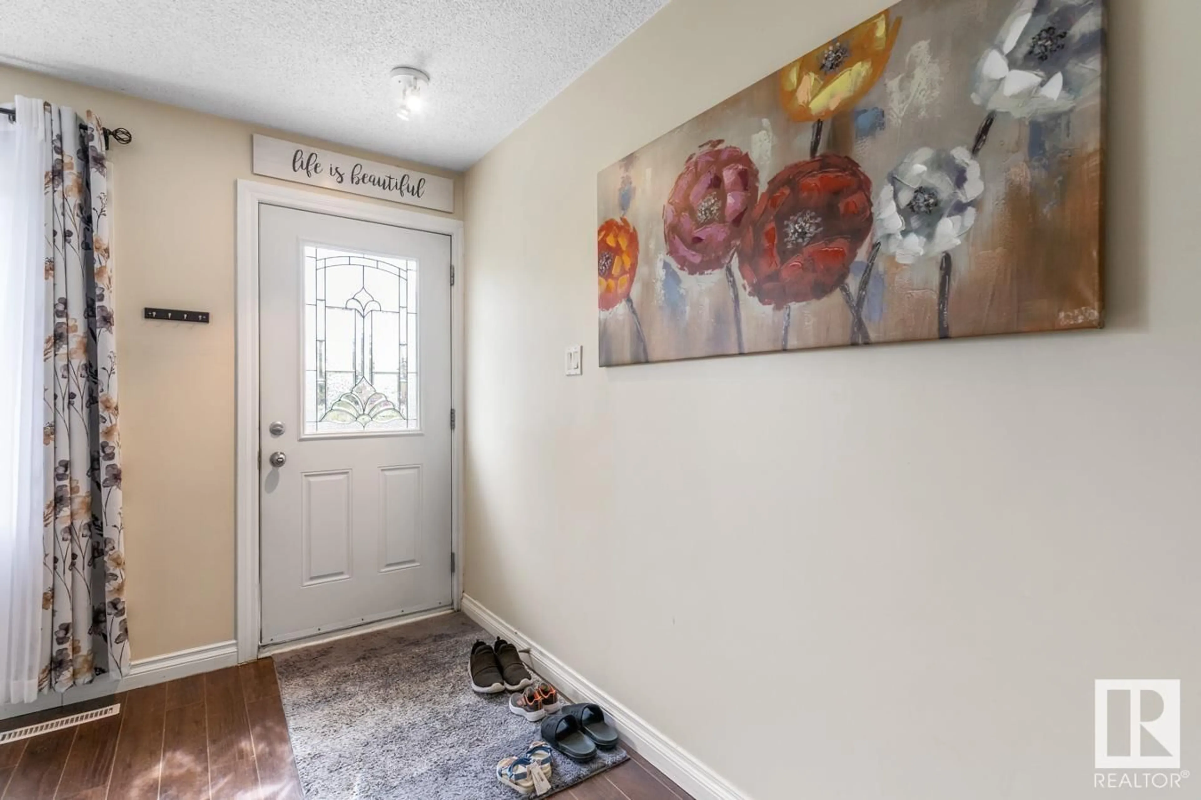 Indoor entryway for NW - 13320 62 ST, Edmonton Alberta T5A0V6