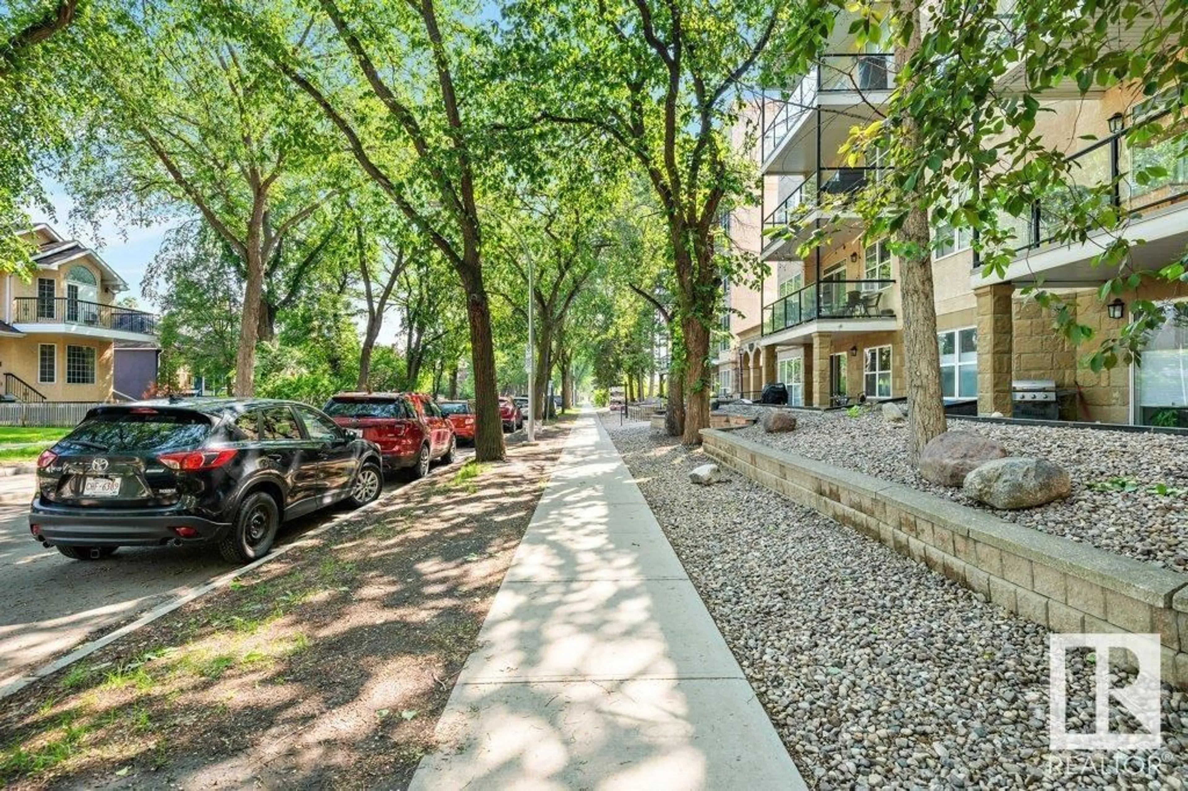 Patio, street for 113 - 11039 83 AV, Edmonton Alberta T6G0T7