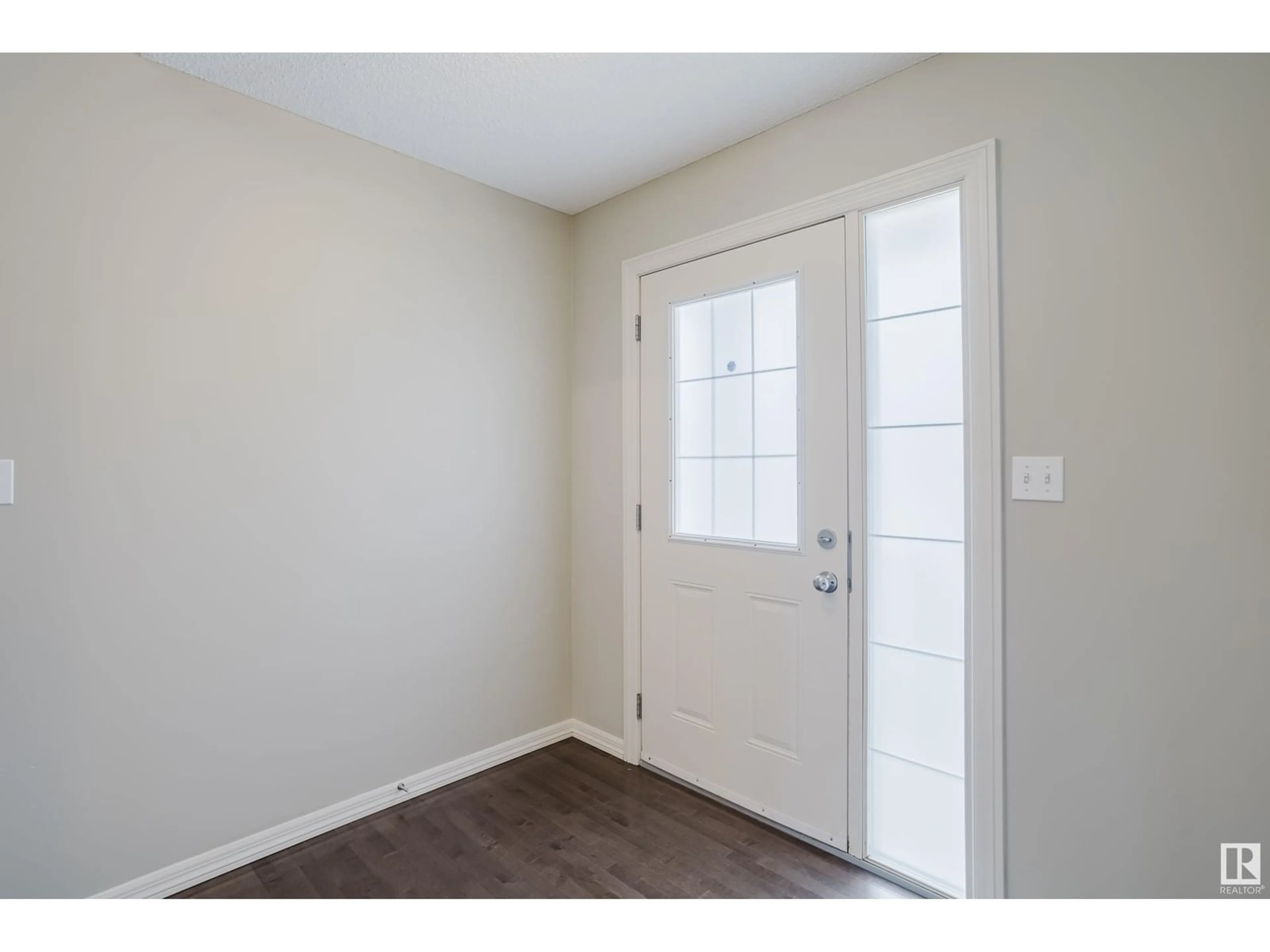 Indoor entryway for 6213 60 ST, Beaumont Alberta T4X0J3