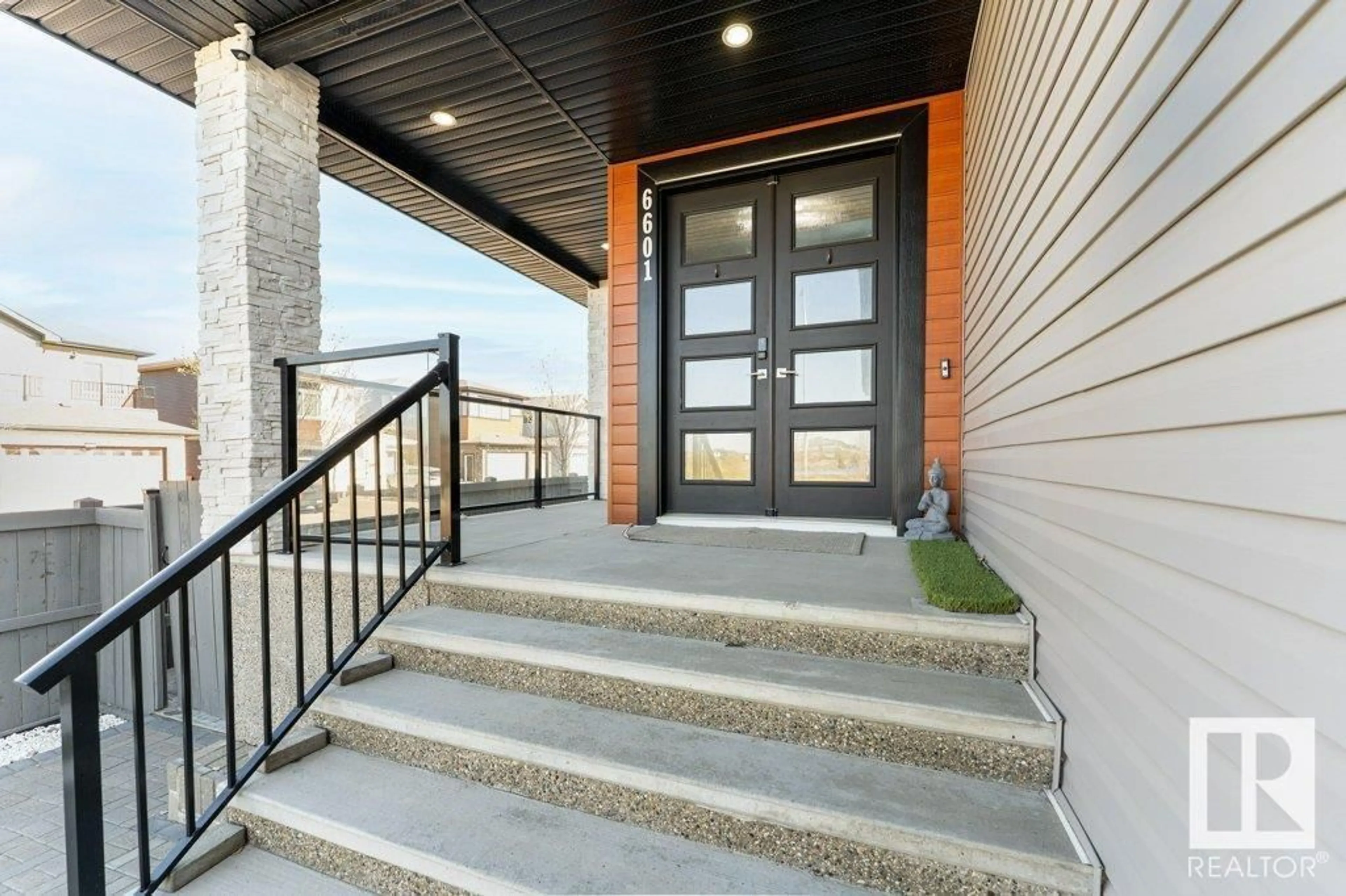 Indoor entryway for 6601 55 AV, Beaumont Alberta T4X2X6