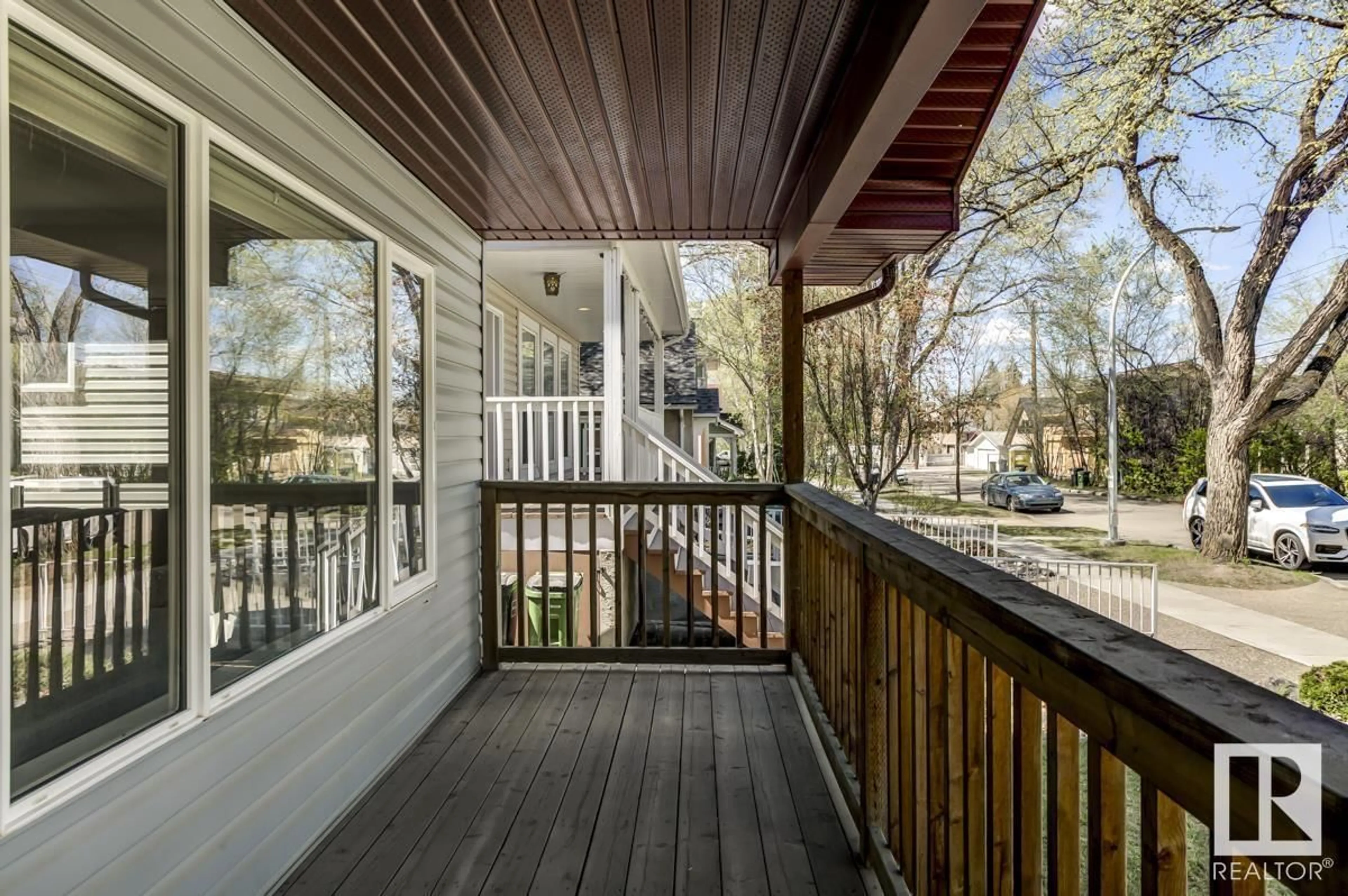 Patio, street for 10409 87 AV, Edmonton Alberta T6E2P4