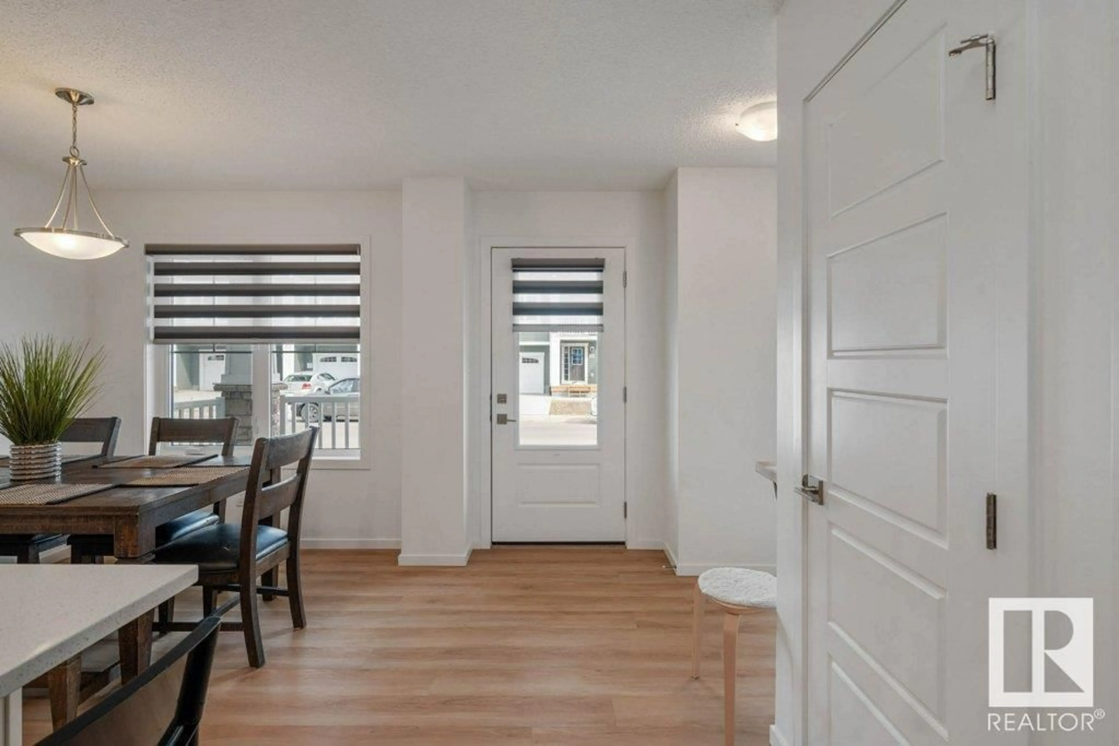 Indoor entryway for 20615 21 AVE NW, Edmonton Alberta T6M1N2