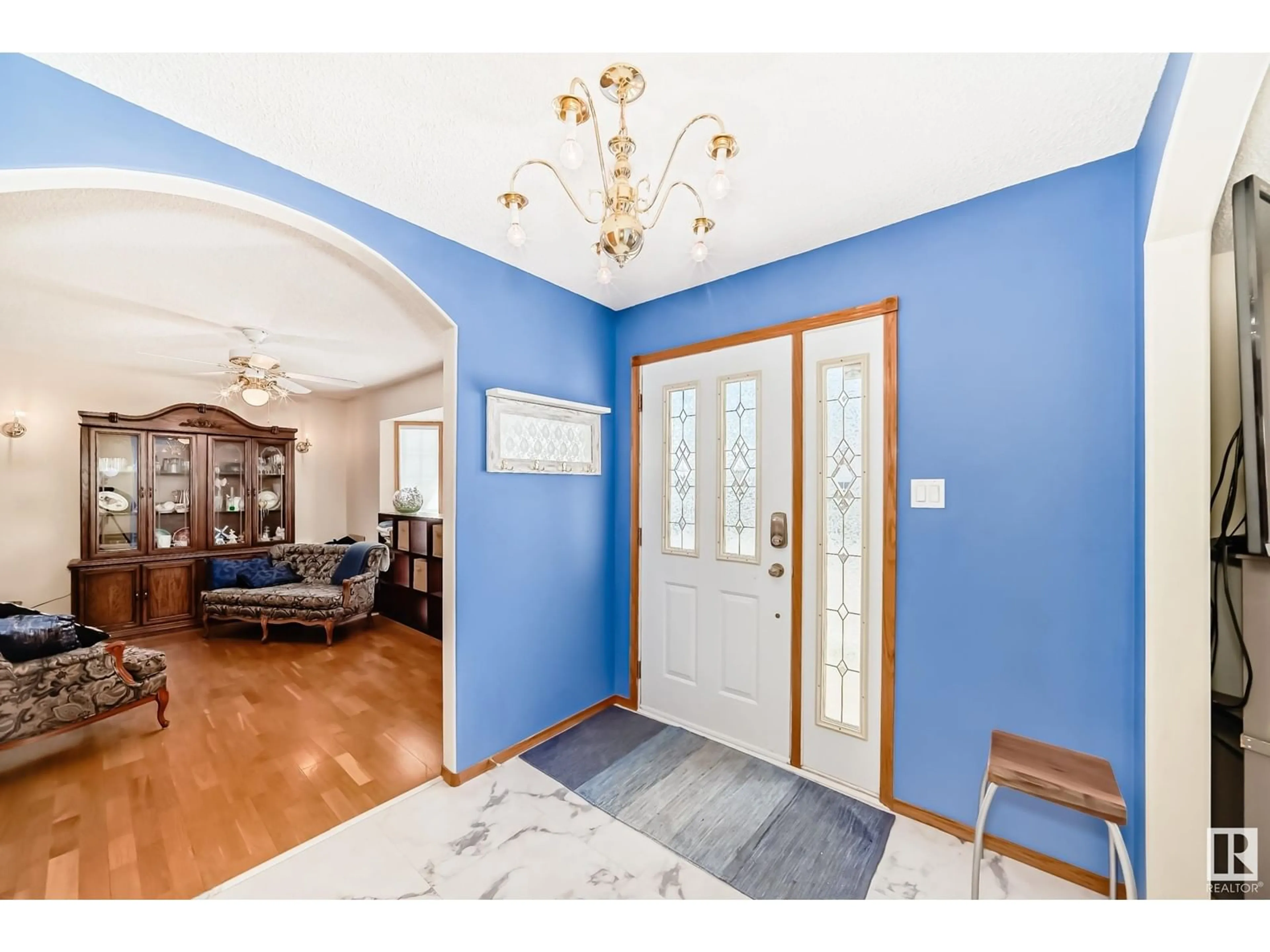 Indoor entryway for NW - 15330 99 AV, Edmonton Alberta T5P0H9