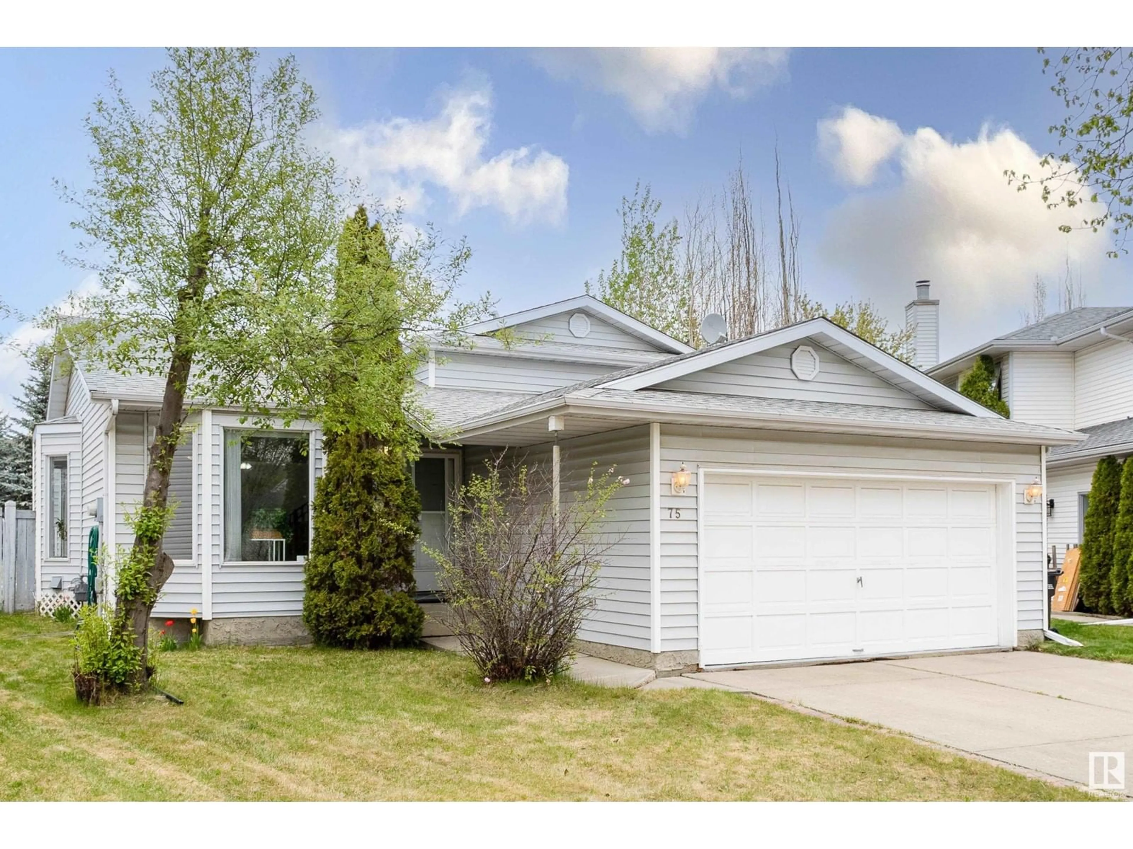 Home with vinyl exterior material, street for 75 ORMSBY RD, Edmonton Alberta T5T5V2
