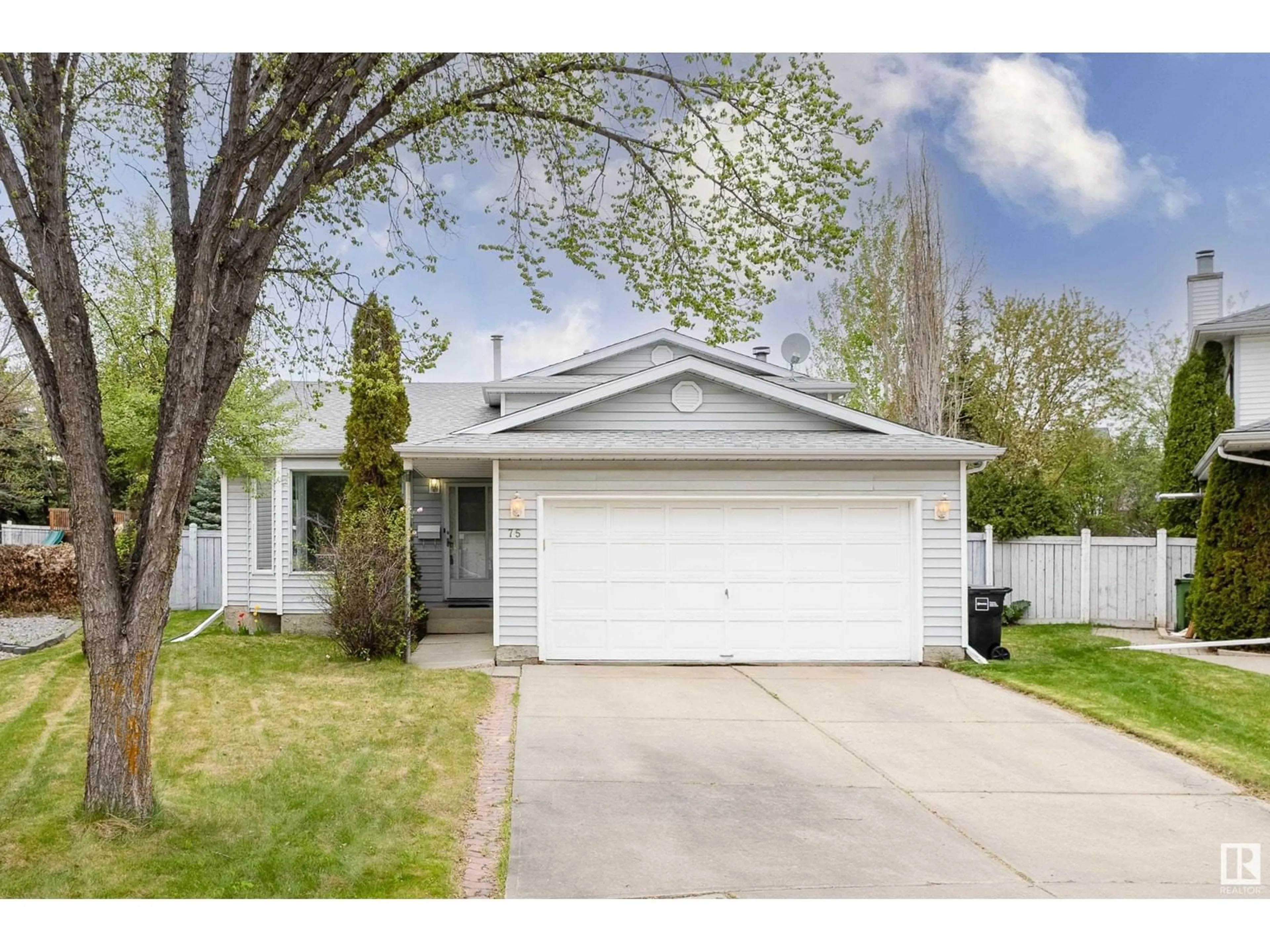 Home with vinyl exterior material, street for 75 ORMSBY RD, Edmonton Alberta T5T5V2
