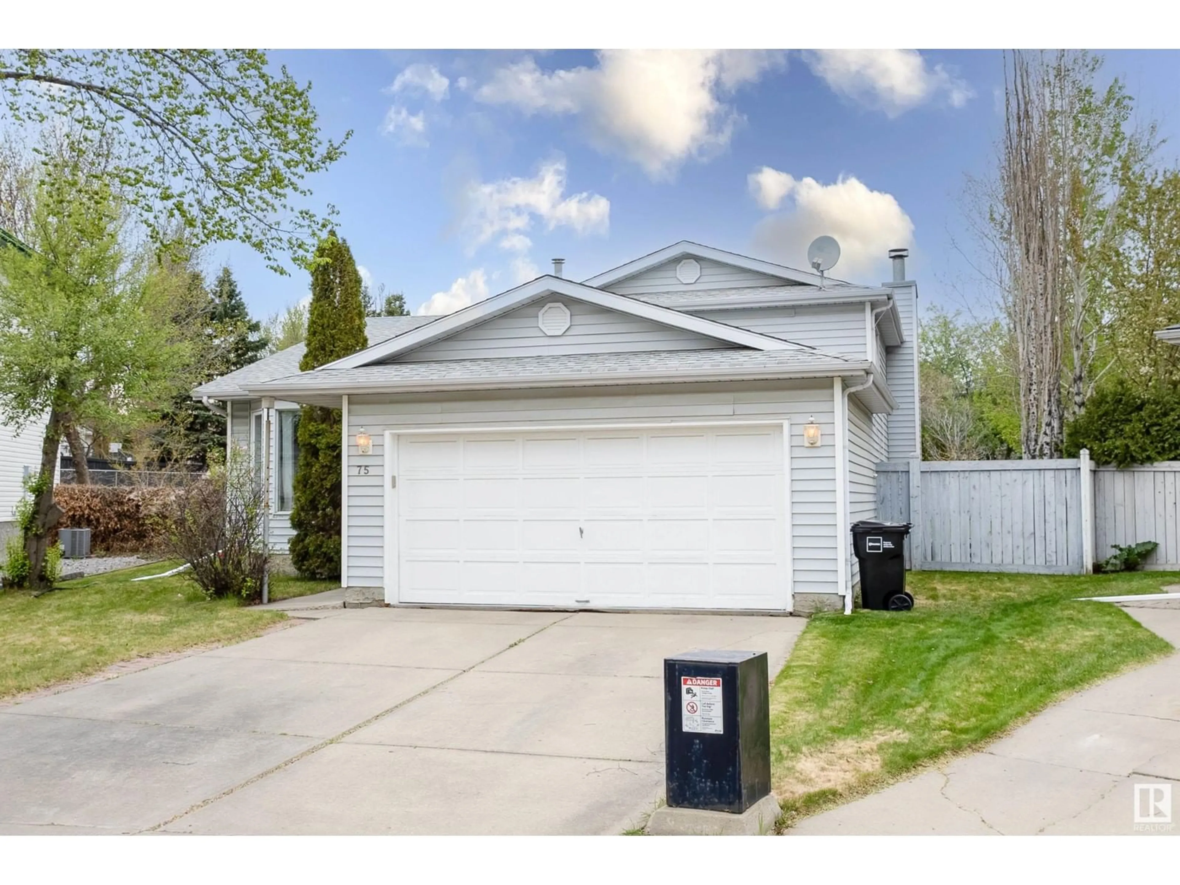 Home with vinyl exterior material, street for 75 ORMSBY RD, Edmonton Alberta T5T5V2