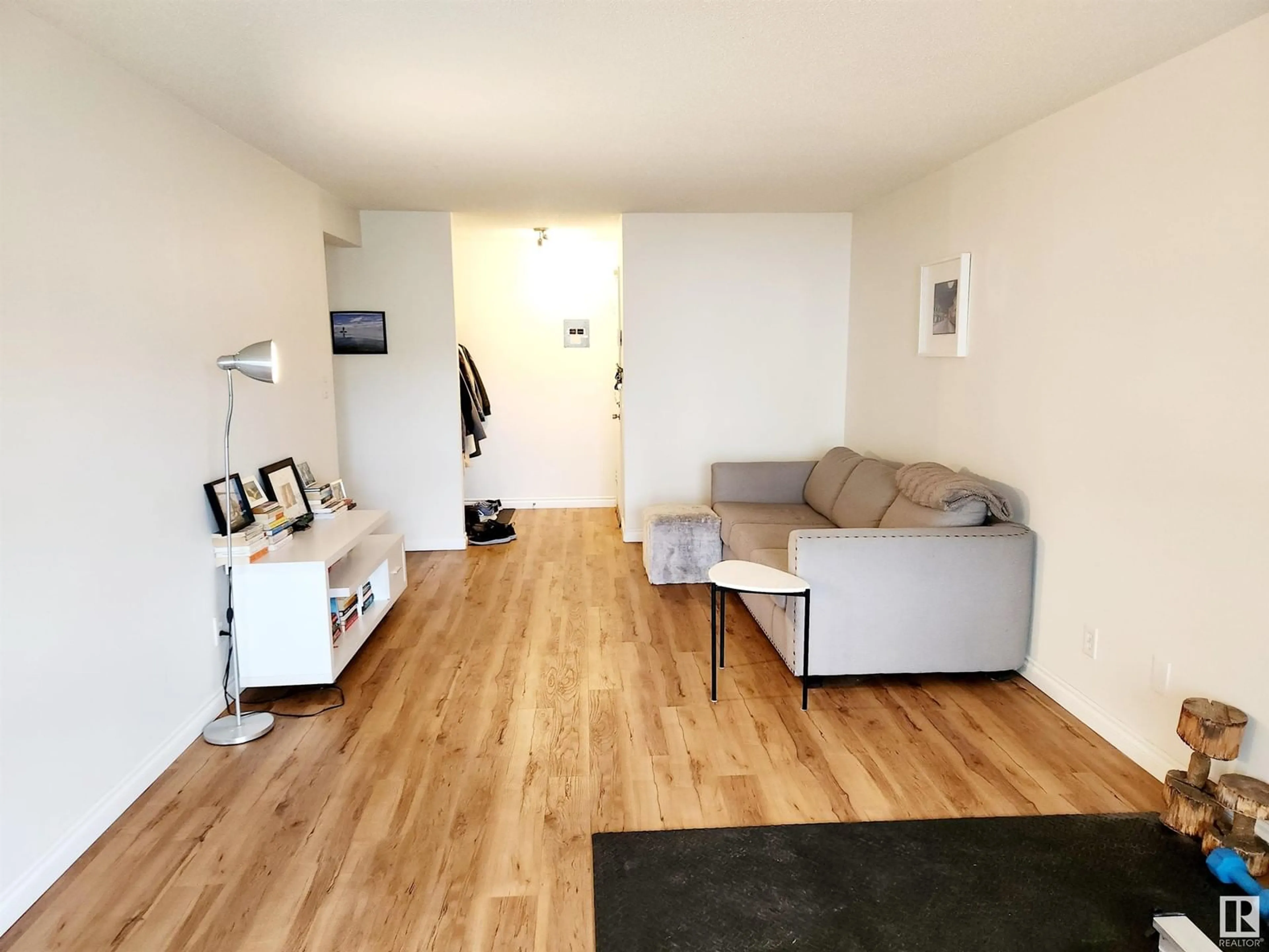 A pic of a room for 209 - 10835 114 ST, Edmonton Alberta T5H3K3