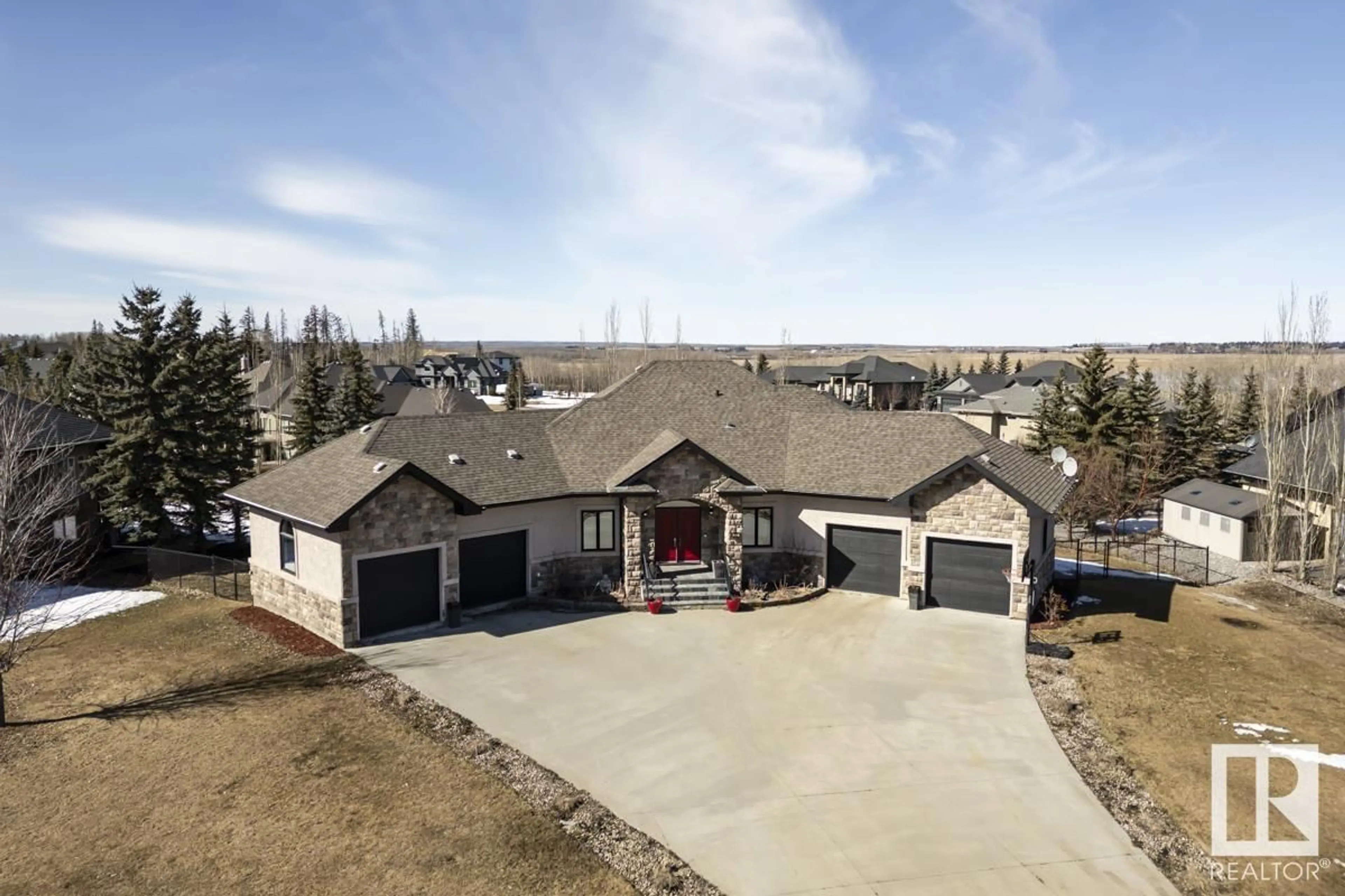 A pic from outside/outdoor area/front of a property/back of a property/a pic from drone, unknown for 56 RGE ROAD 263, Rural Parkland County Alberta T7X3G2