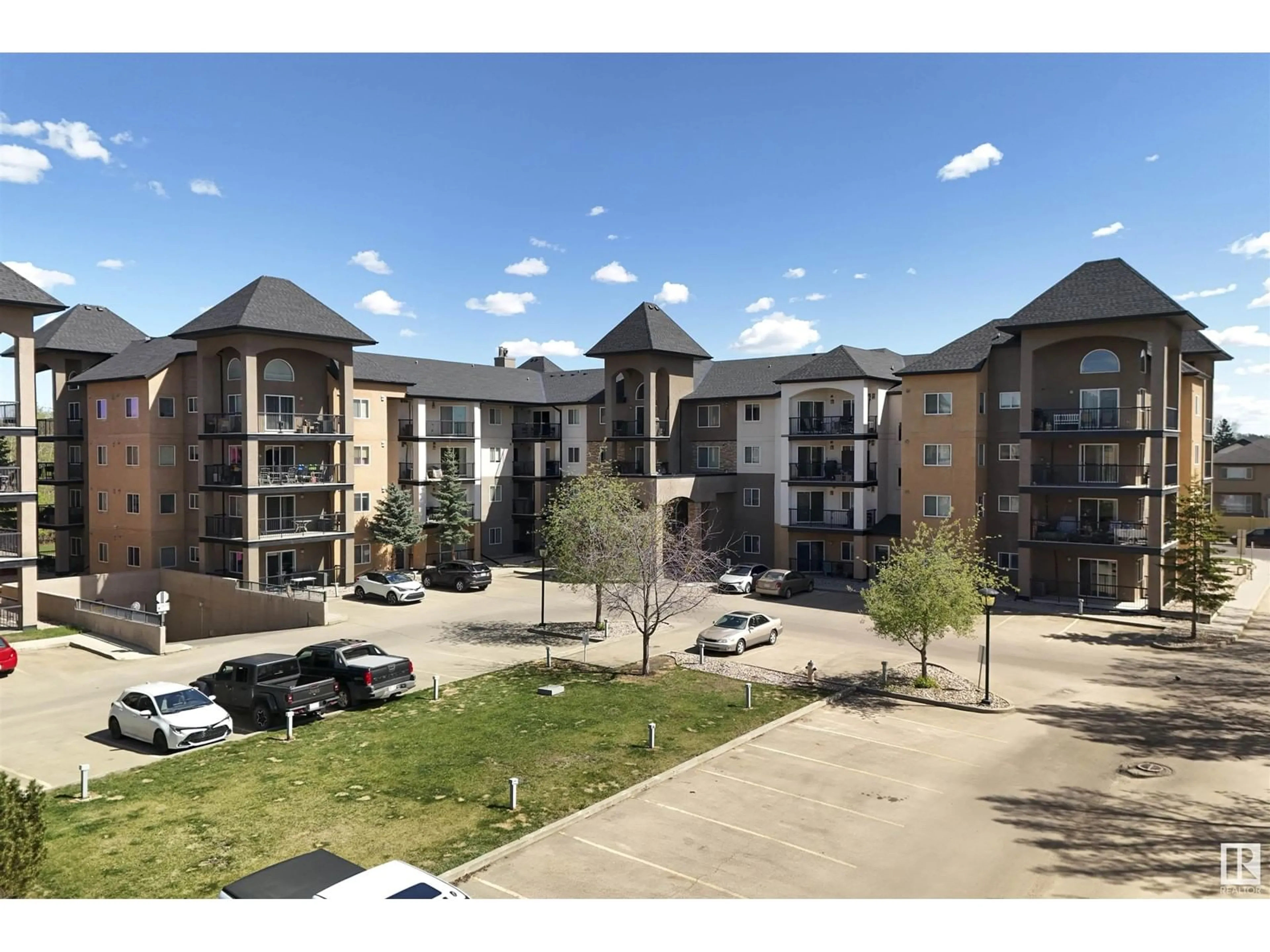 A pic from outside/outdoor area/front of a property/back of a property/a pic from drone, unknown for 14612 - 109 125 ST, Edmonton Alberta T5X0B6