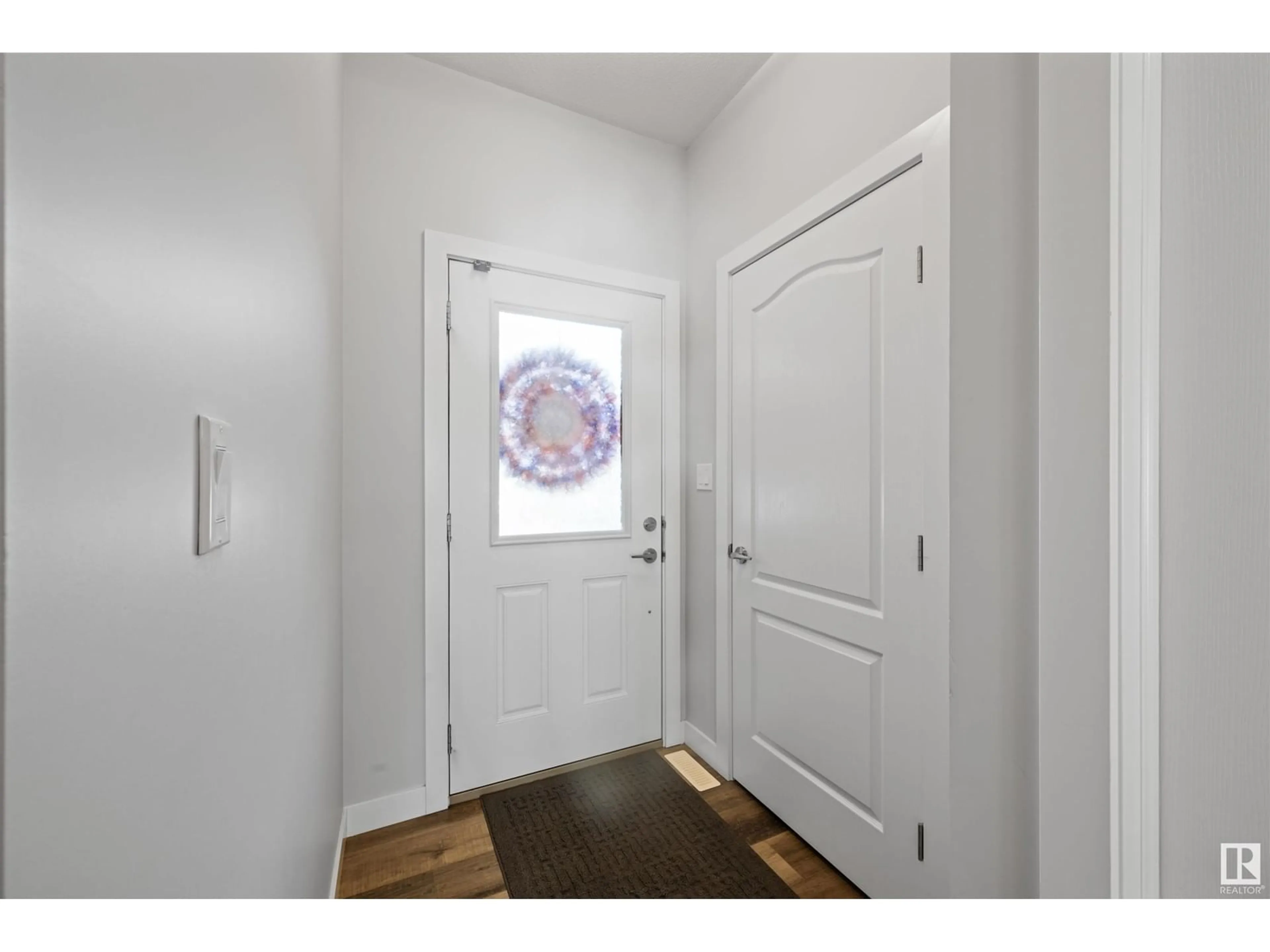 Indoor entryway for 87 GARNEAU GA, Spruce Grove Alberta T7X0Z7