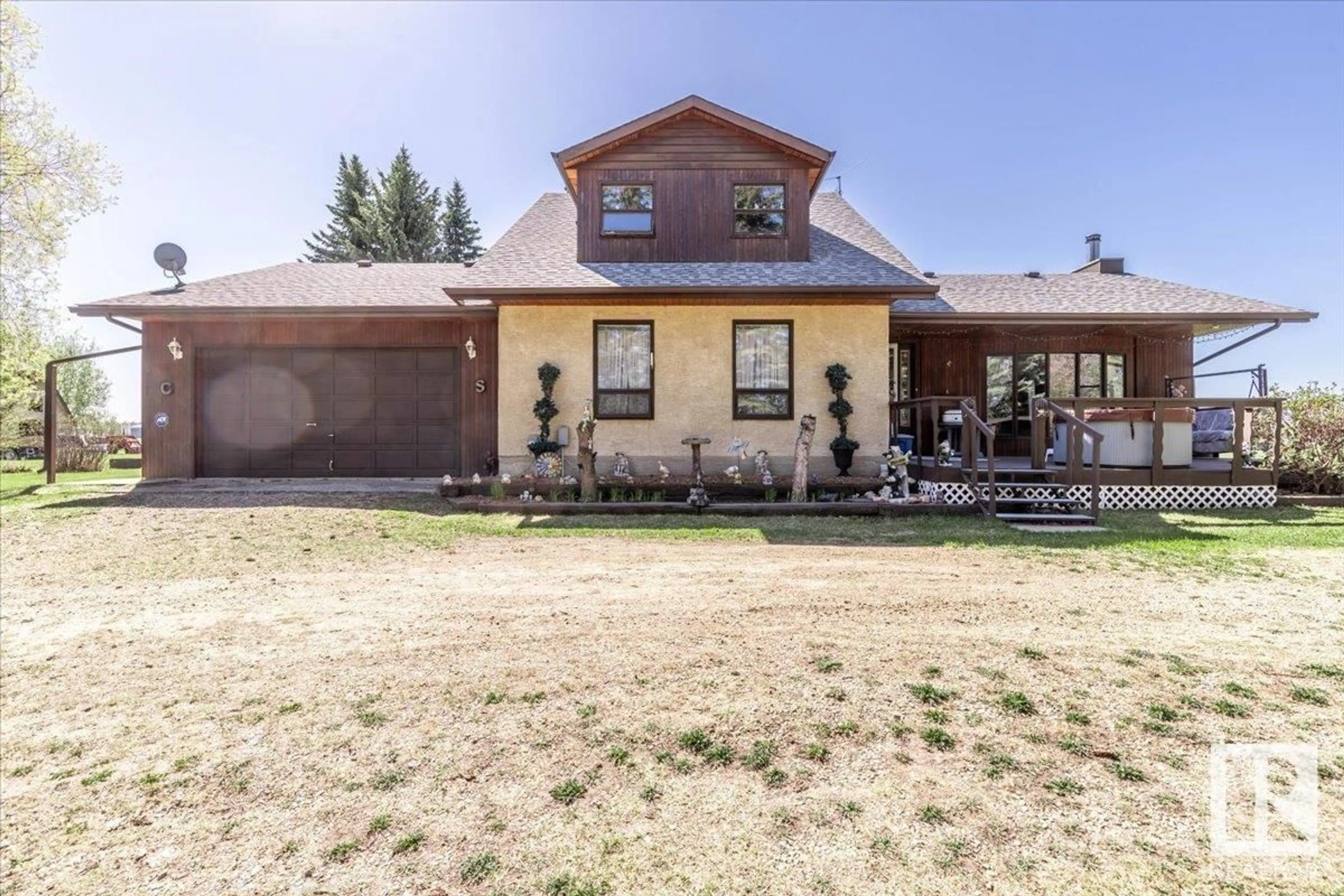 A pic from outside/outdoor area/front of a property/back of a property/a pic from drone, unknown for 48440 RGE ROAD 273, Rural Leduc County Alberta T0C0V0