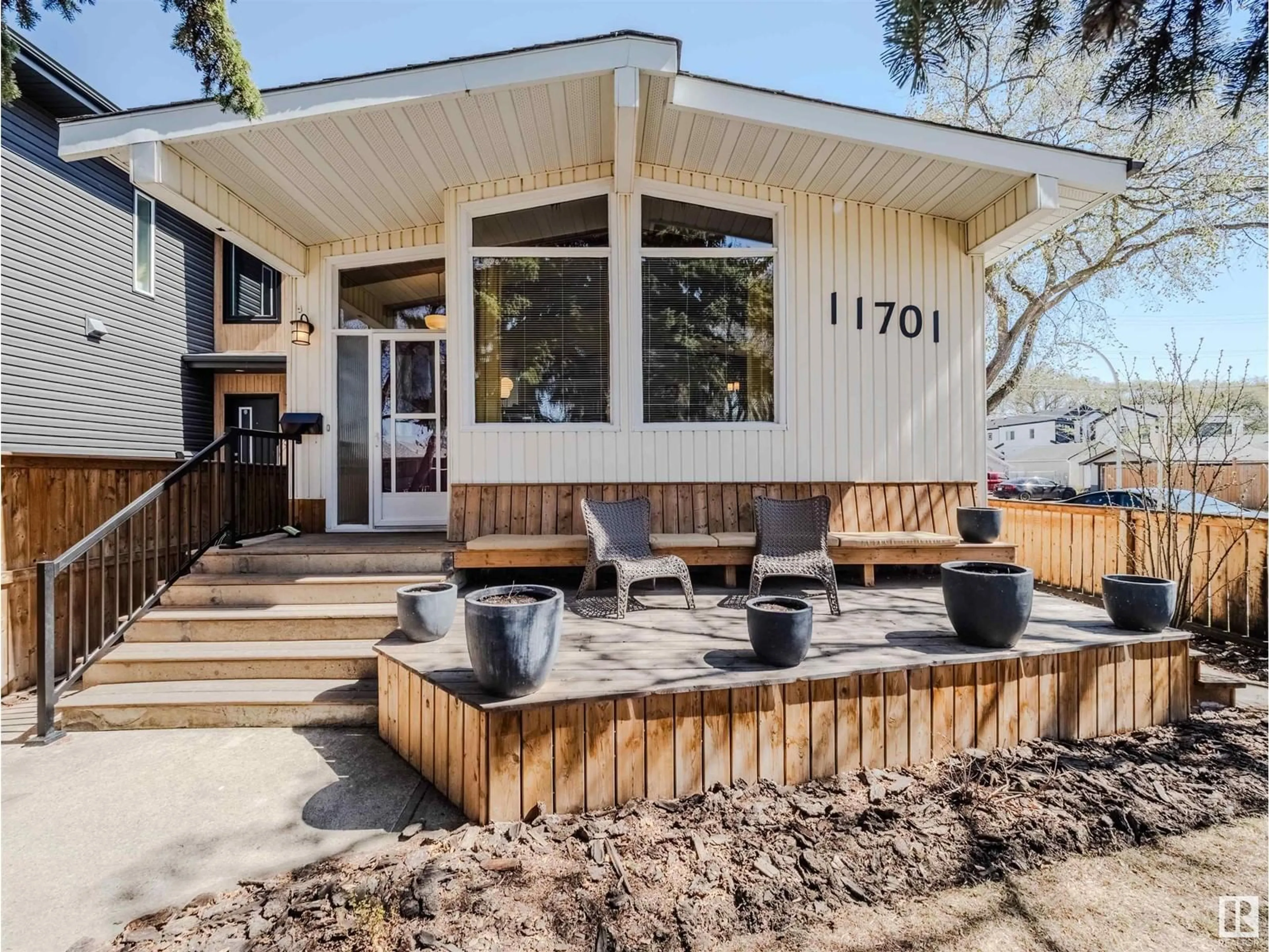 Unknown for 11701 91 ST, Edmonton Alberta T5B4B2