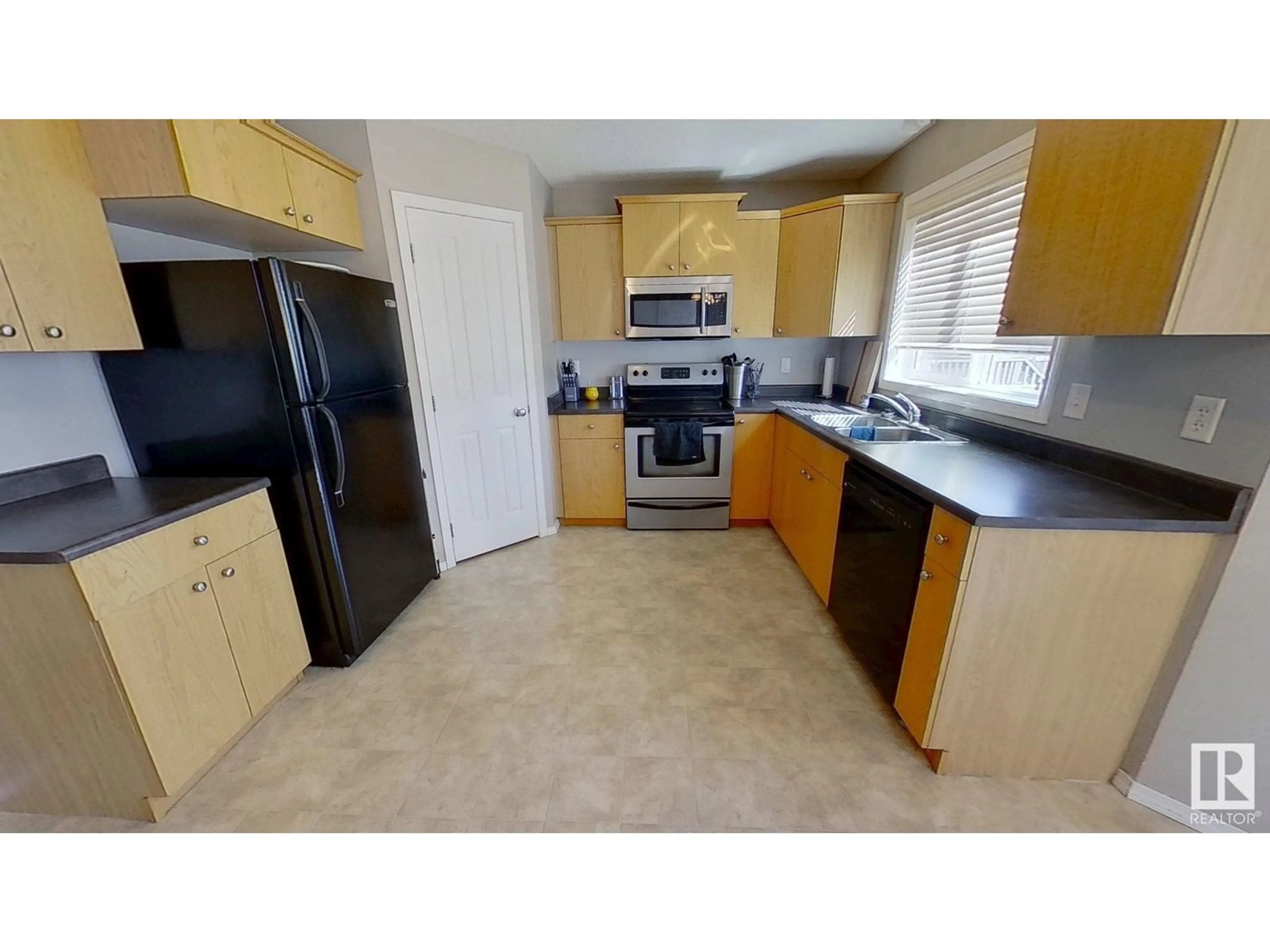 Standard kitchen, unknown for 24 DOUGLAS, Leduc Alberta T9E0E4