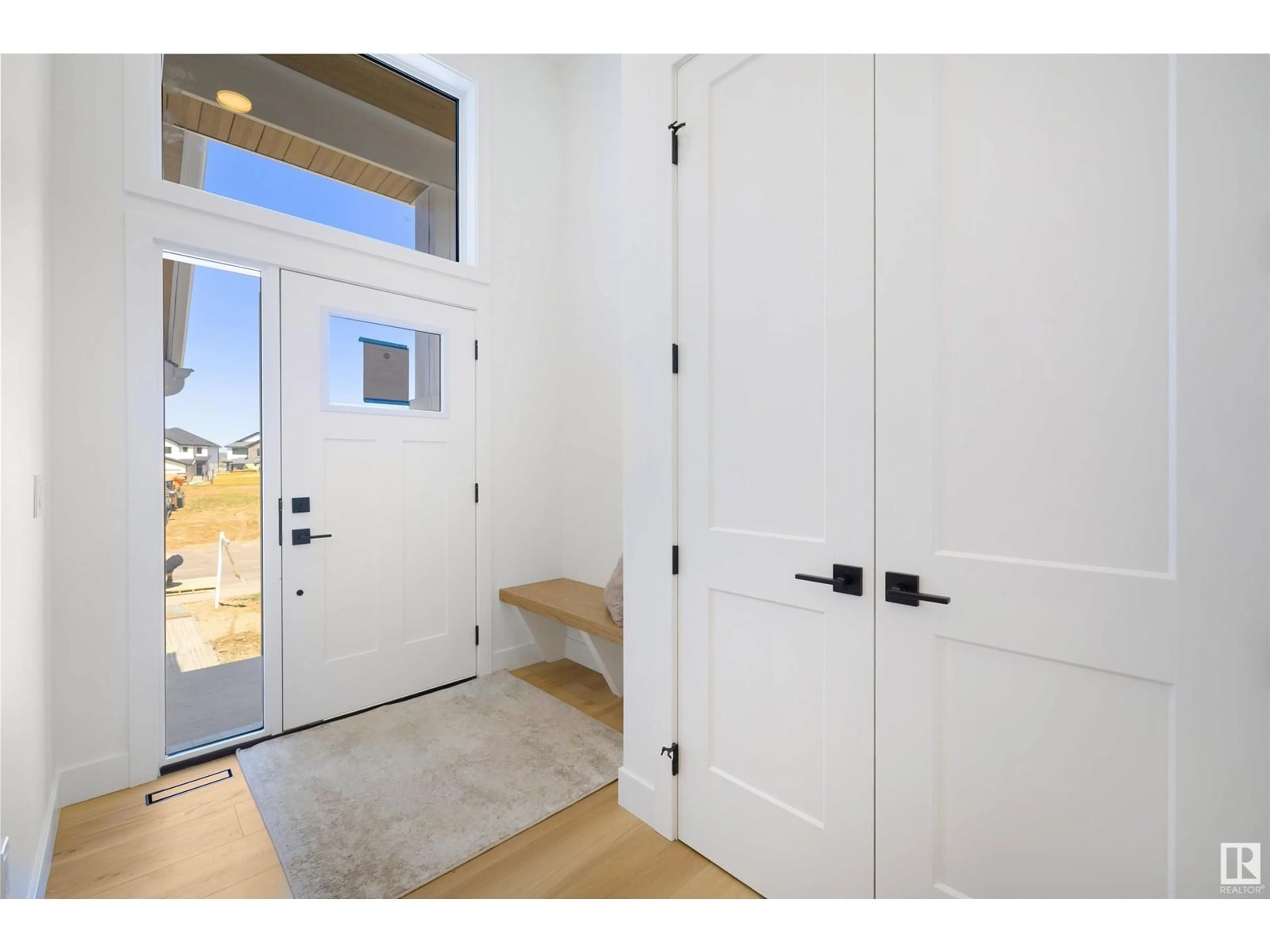 Indoor entryway for 7 DARBY CR, Spruce Grove Alberta T7X0W9