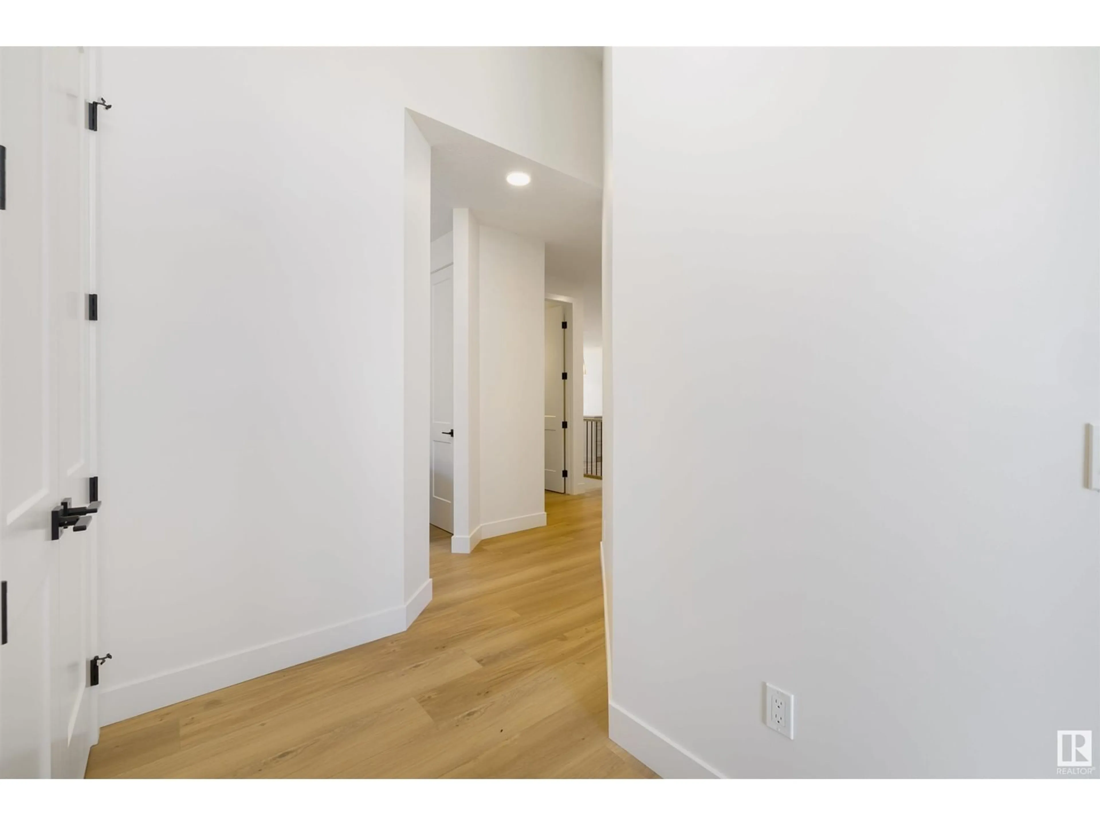 Indoor entryway for 7 DARBY CR, Spruce Grove Alberta T7X0W9