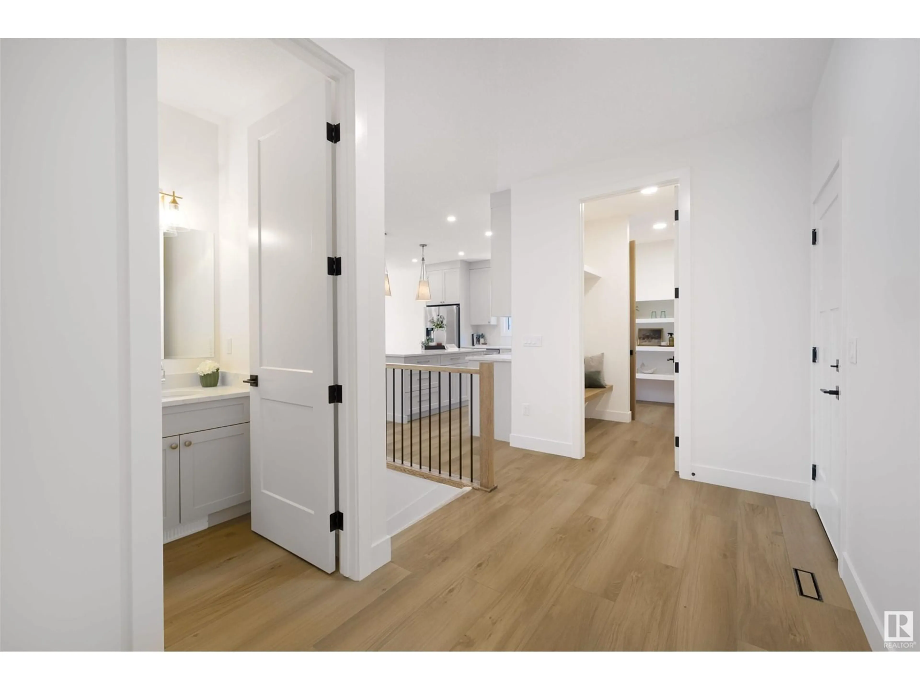 Indoor entryway for 7 DARBY CR, Spruce Grove Alberta T7X0W9