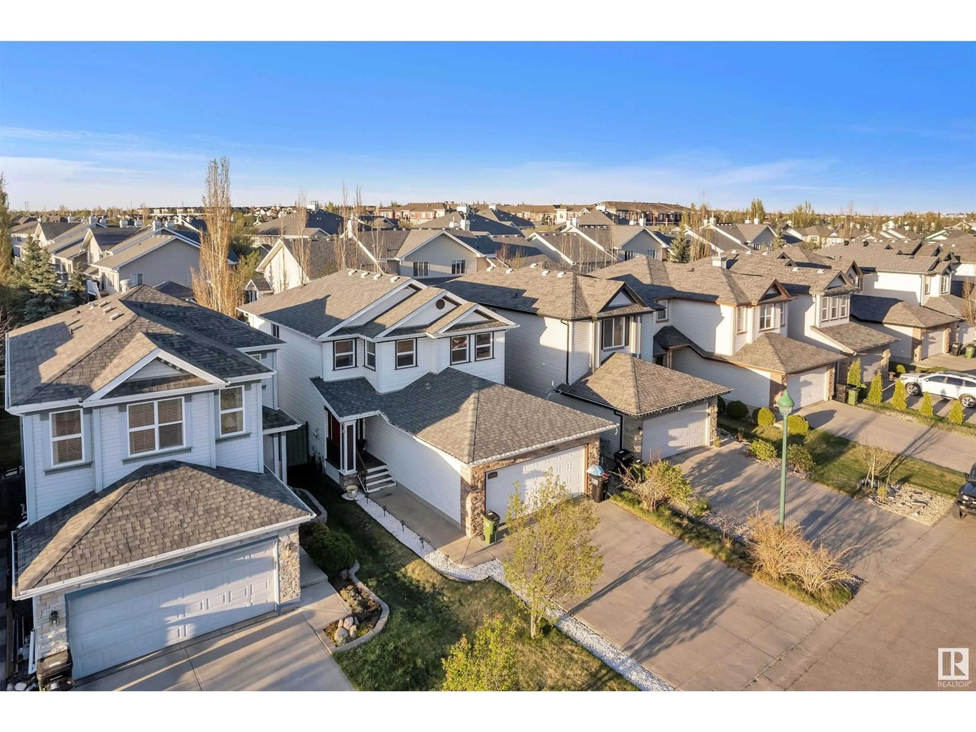 A pic from outside/outdoor area/front of a property/back of a property/a pic from drone, street for 2574 HANNA CR, Edmonton Alberta T6R3P7