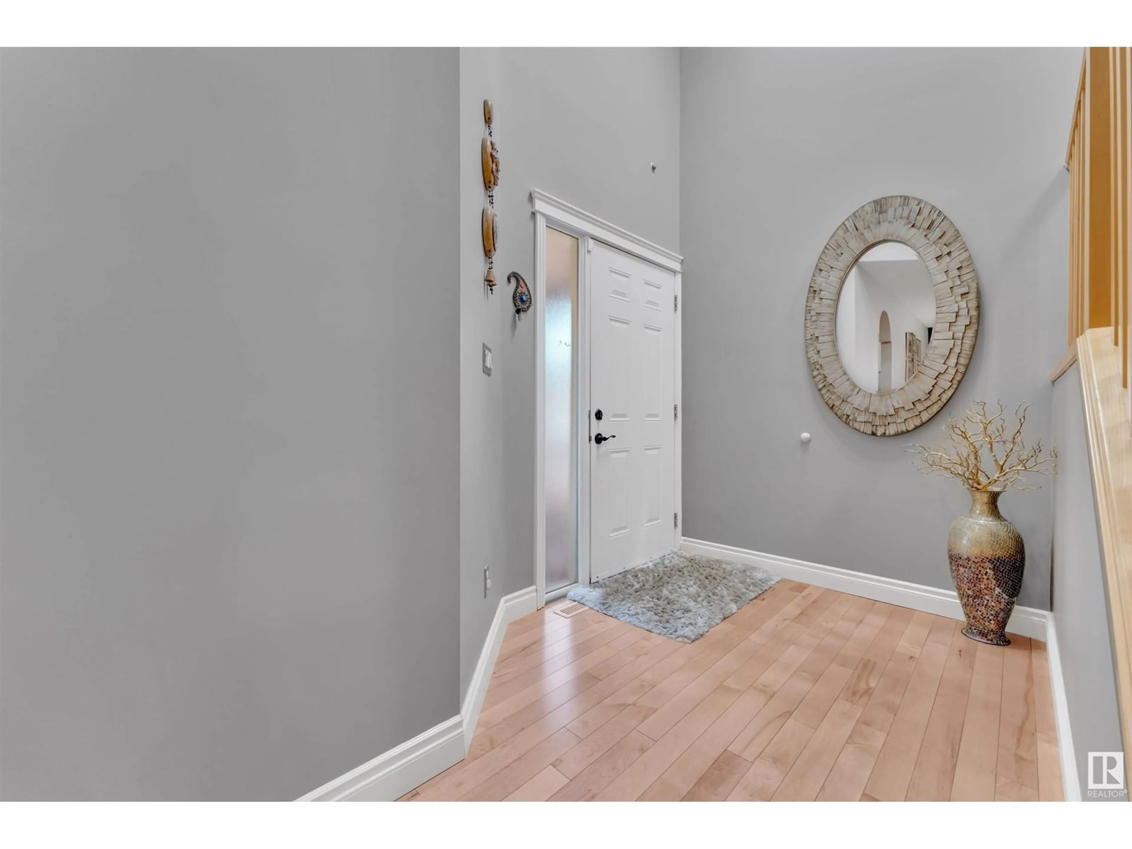 Indoor entryway for 2574 HANNA CR, Edmonton Alberta T6R3P7