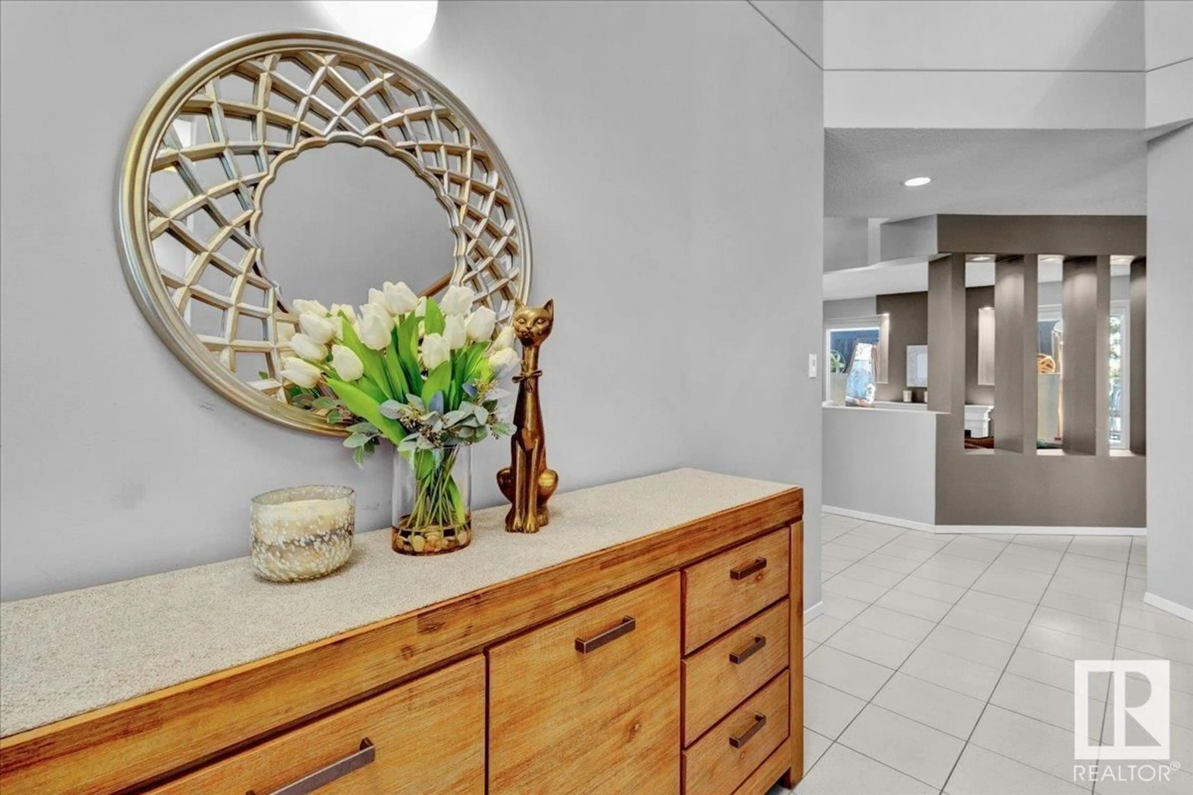 Indoor entryway for 168 WEAVER DR, Edmonton Alberta T6M2K3