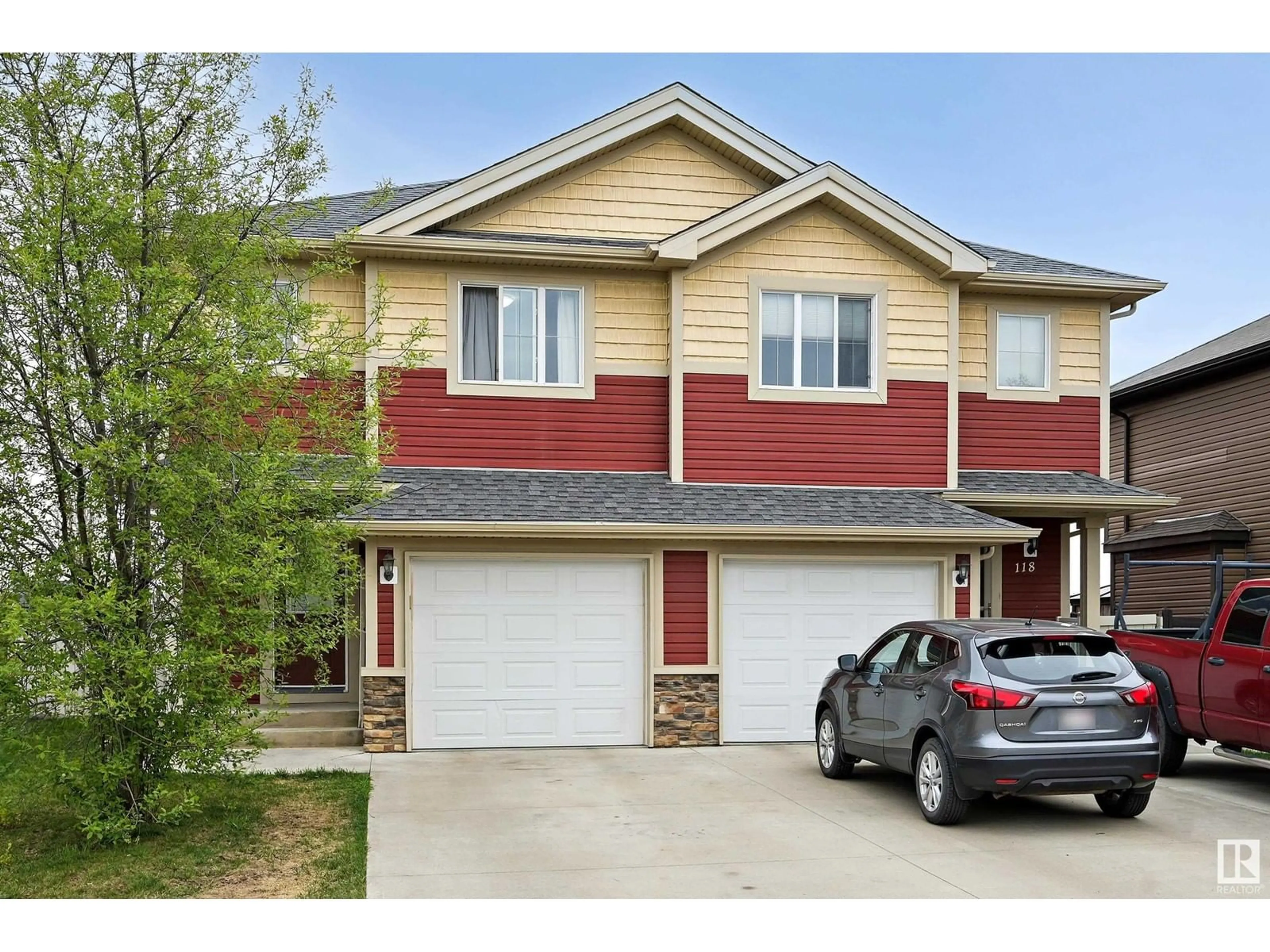 Home with vinyl exterior material, street for 116 WILLOWS EN, Stony Plain Alberta T7Z0H7
