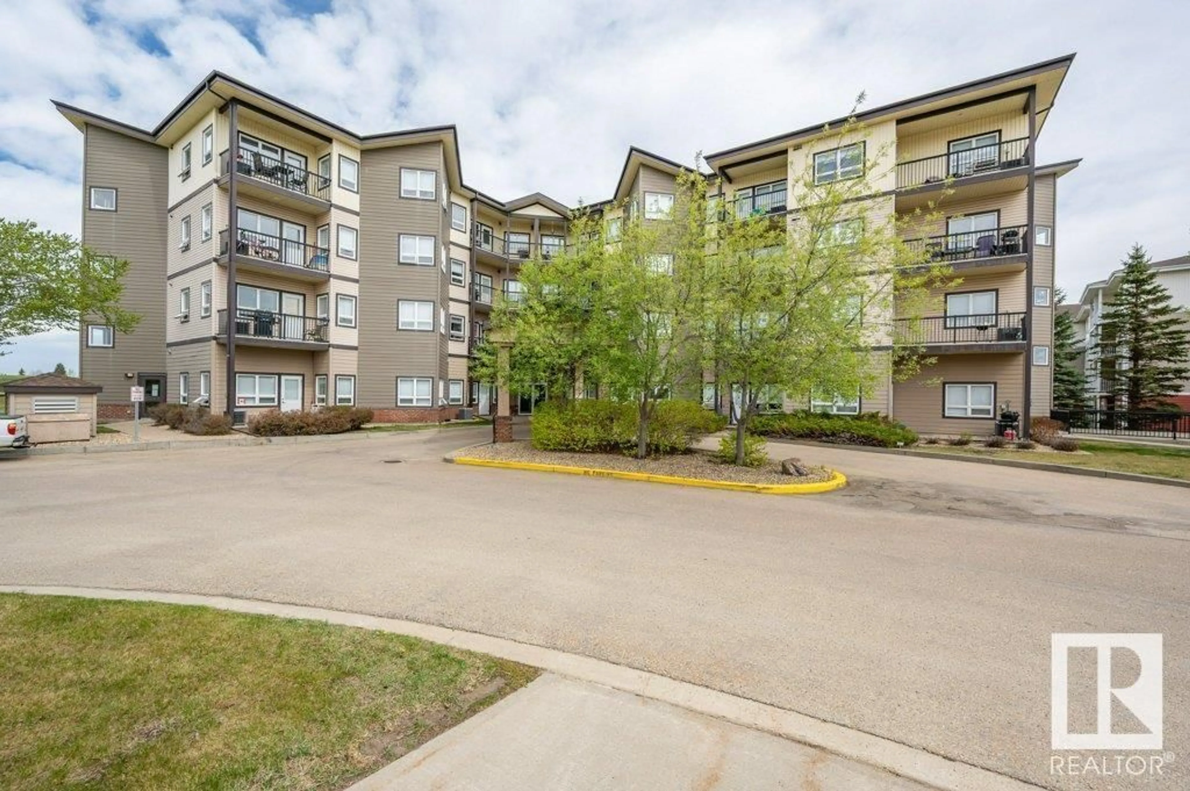 Patio, unknown for #302 - 8702 SOUTHFORT DR, Fort Saskatchewan Alberta T8L4R6