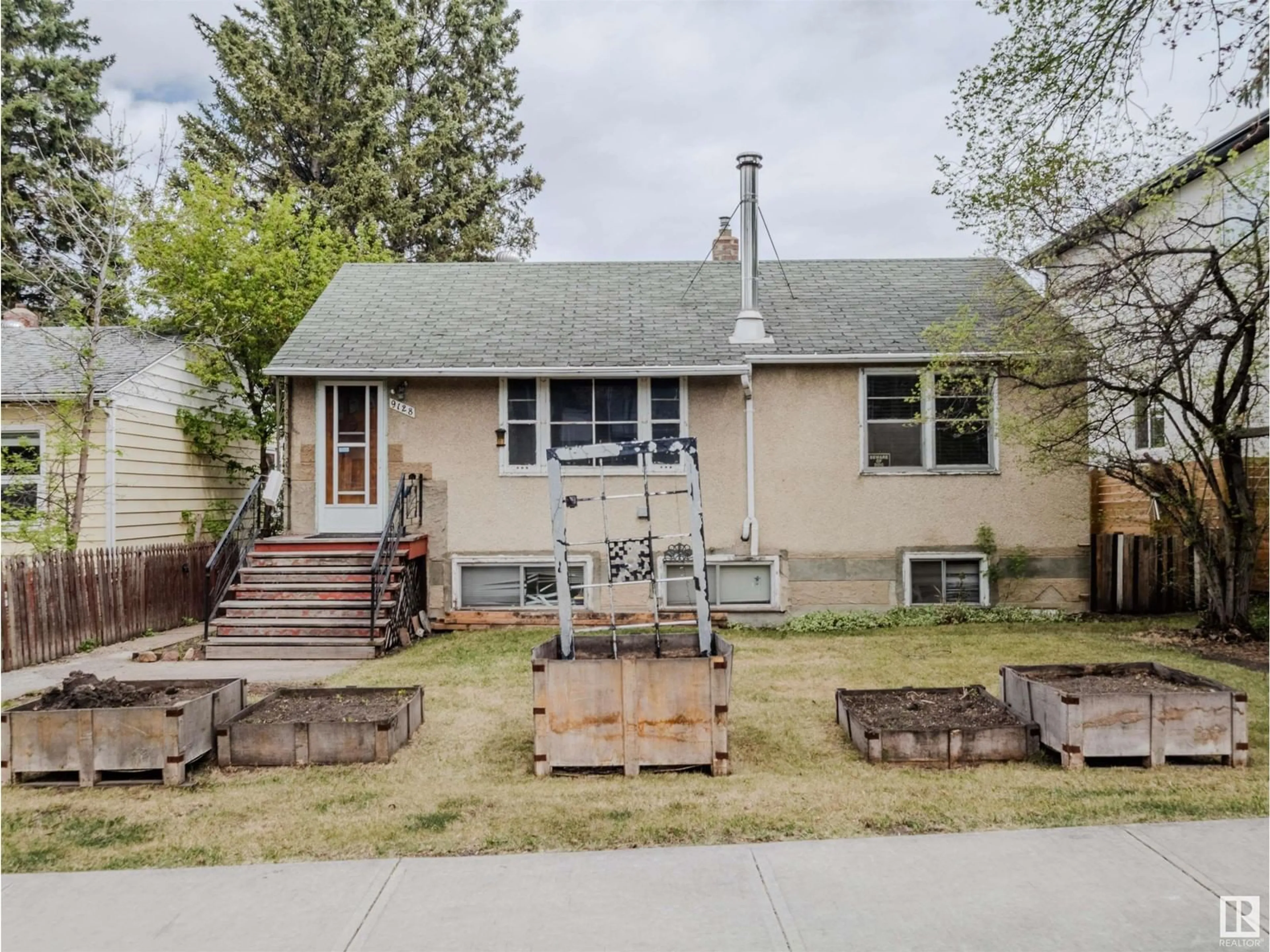Unknown for 9128 81 AV, Edmonton Alberta T6C0X1
