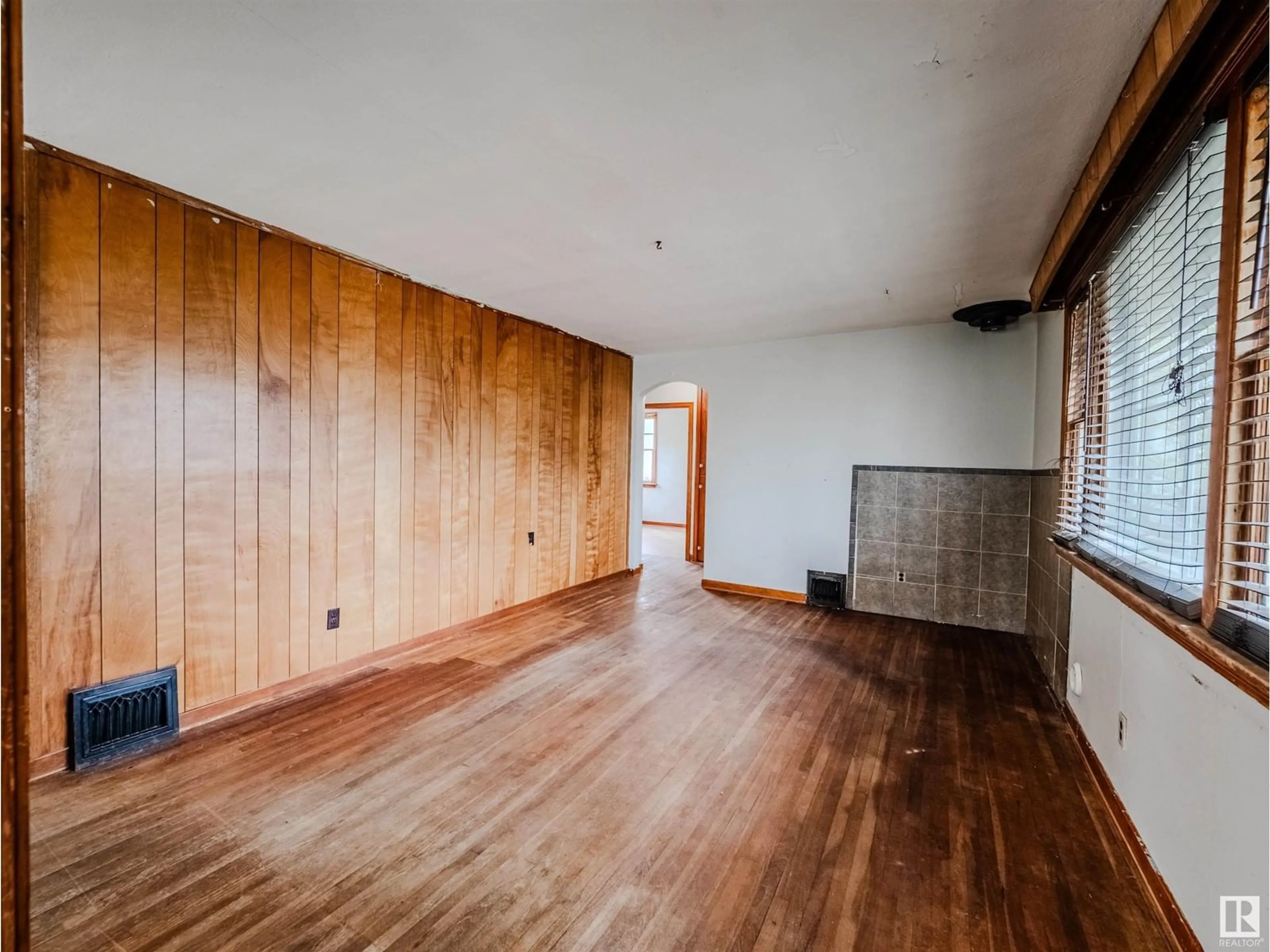A pic of a room for 9128 81 AV, Edmonton Alberta T6C0X1