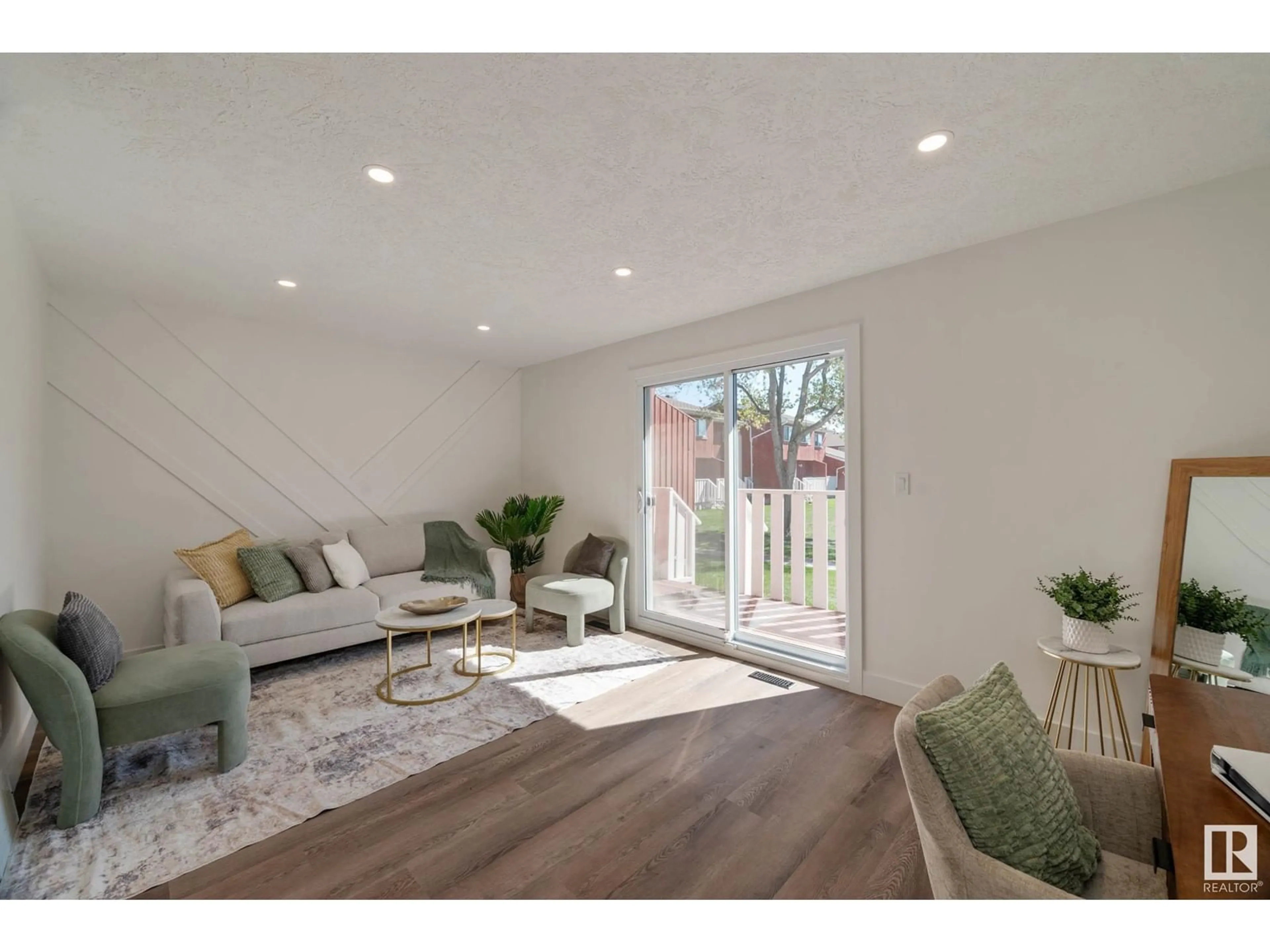 Living room with furniture, unknown for 10630 BEAUMARIS RD, Edmonton Alberta T5X3N4