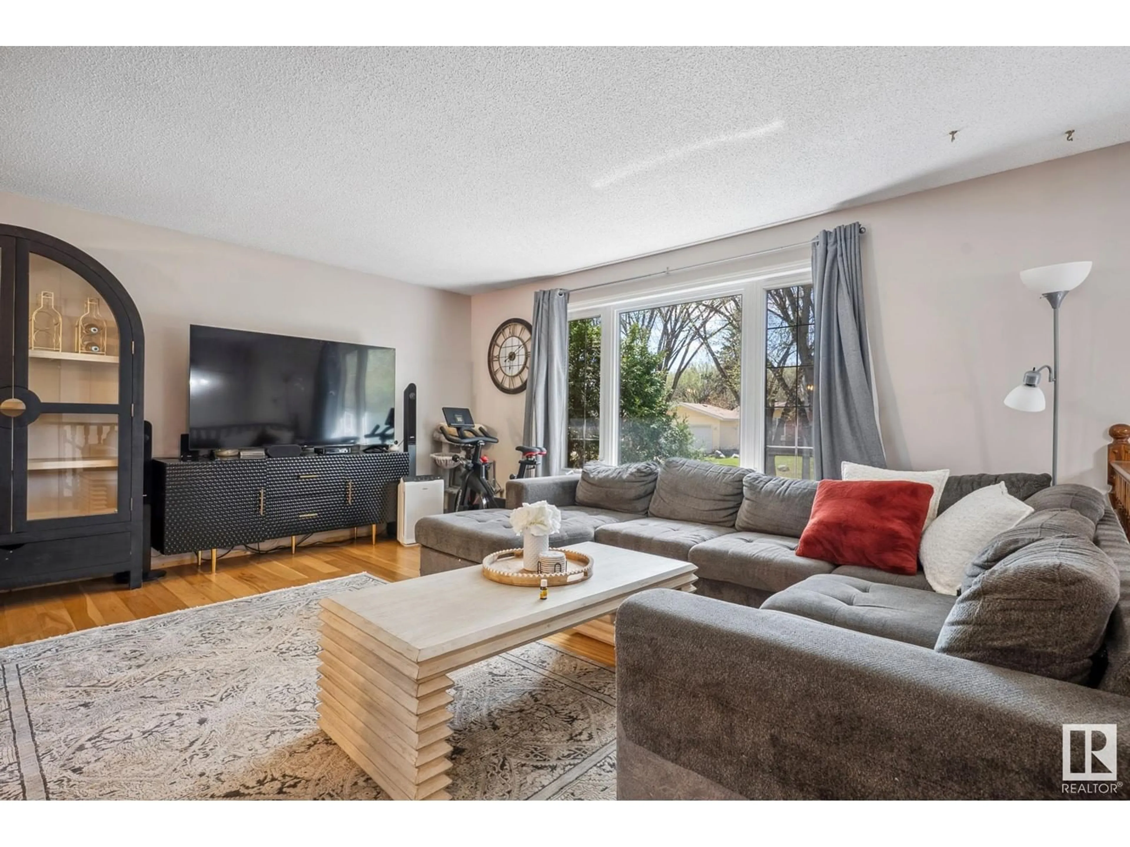 Living room with furniture, unknown for 31 FLEETWOOD CR, St. Albert Alberta T8N1R4